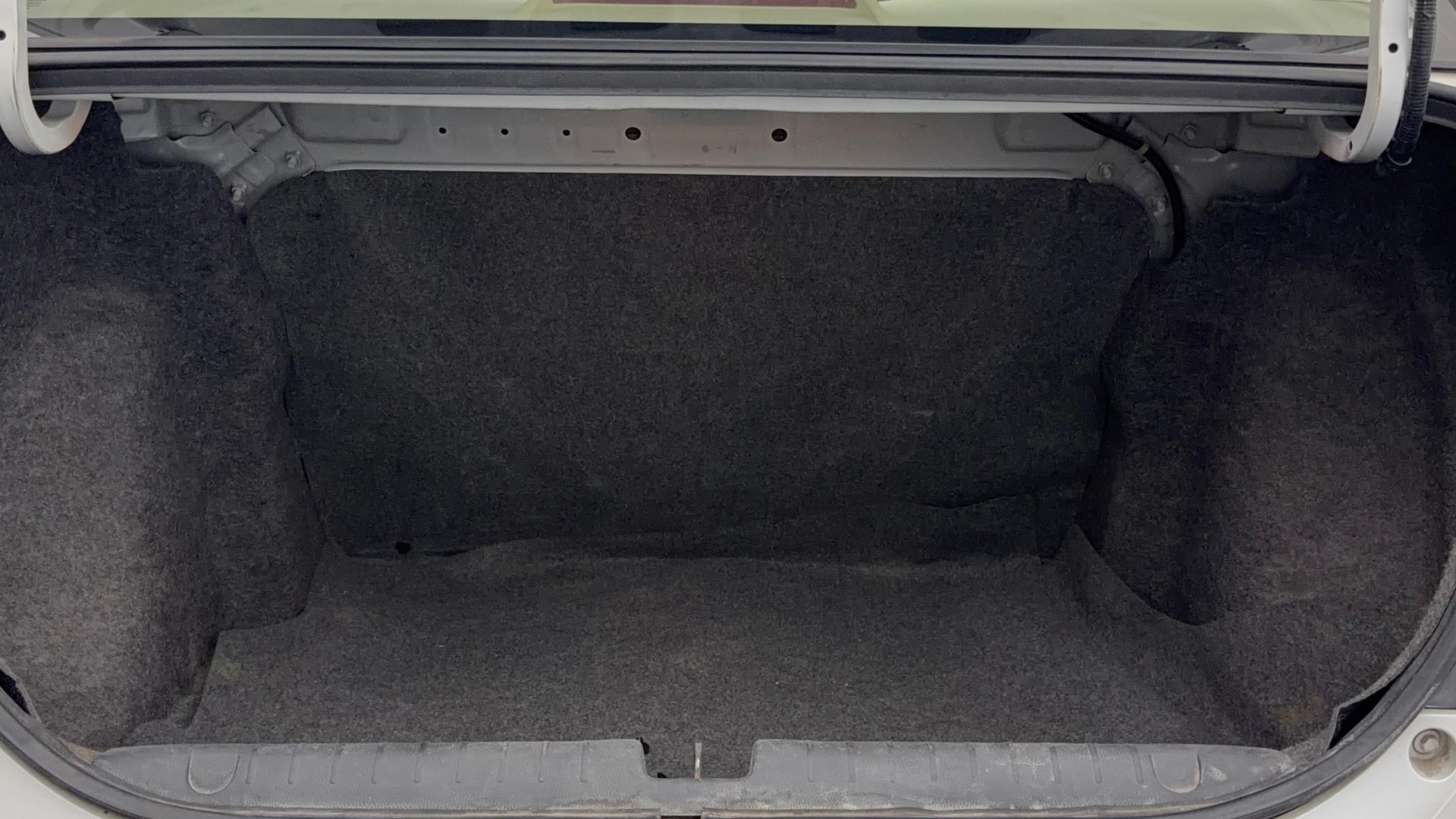 View 2020 Honda Amaze E MT Petrol BS IV Image 10 Used 2020 Honda Amaze E MT Petrol BS IV Image 10