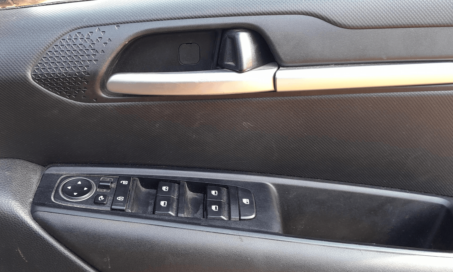 View 2023 Kia Sonet HTK Plus iMT Petrol Image 33 Used 2023 Kia Sonet HTK Plus iMT Petrol Image 33