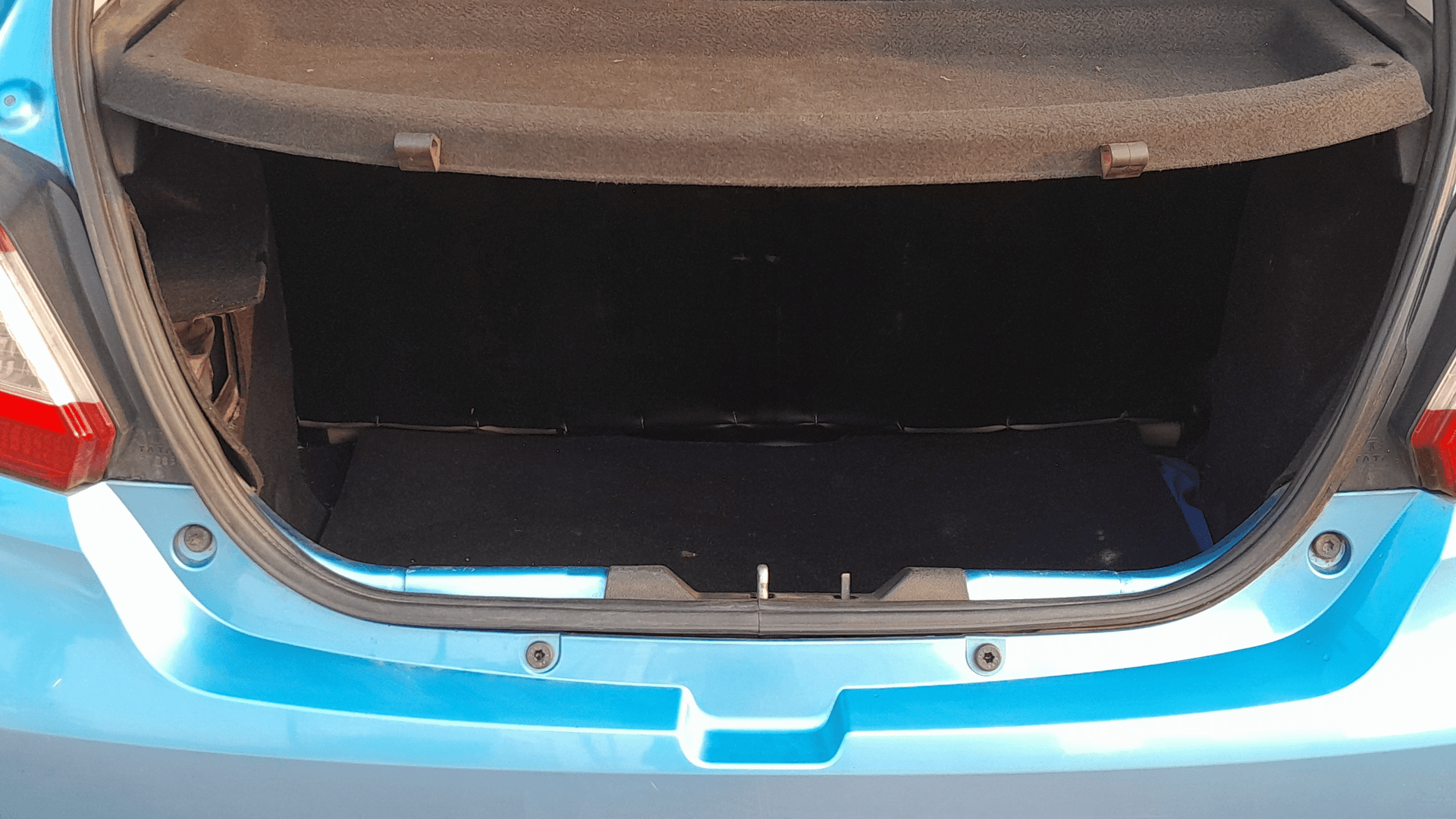 View 2016 Tata Tiago Revotorq XB Image 6 Used 2016 Tata Tiago Revotorq XB Image 6