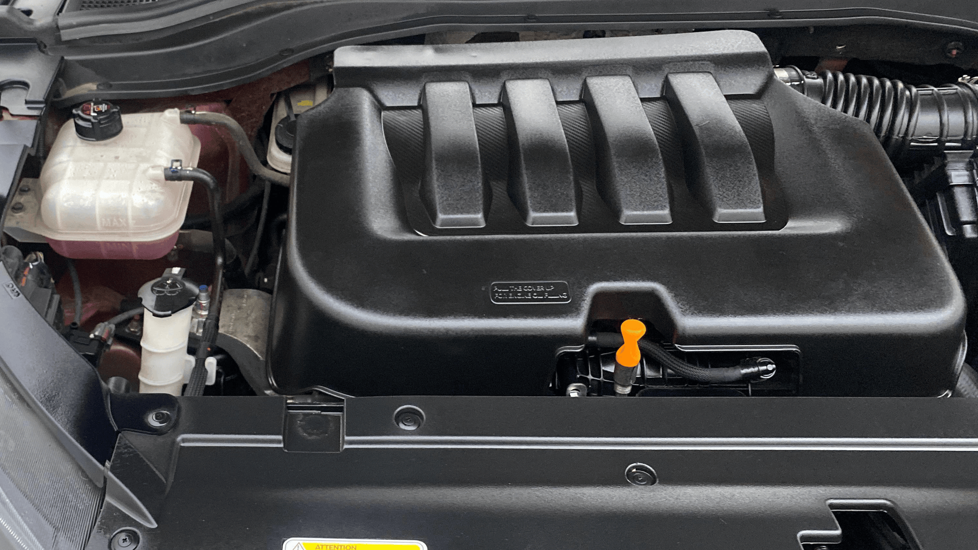 View 2024 Mahindra XUV700 MX Petrol 5 STR Image 27 Used 2024 Mahindra XUV700 MX Petrol 5 STR Image 27