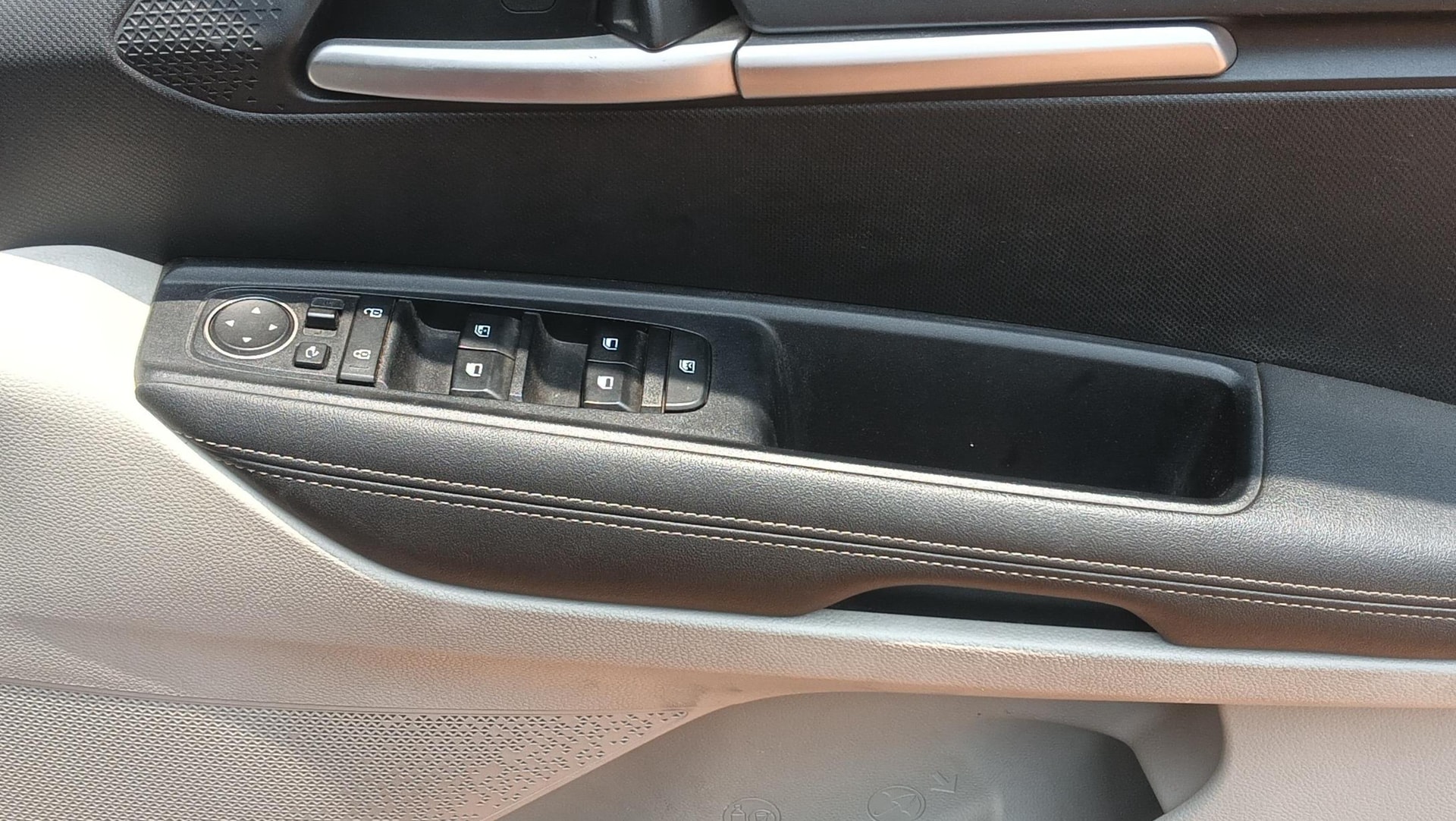 View 2022 Kia Sonet HTX AT Diesel Image 35 Used 2022 Kia Sonet HTX AT Diesel Image 35