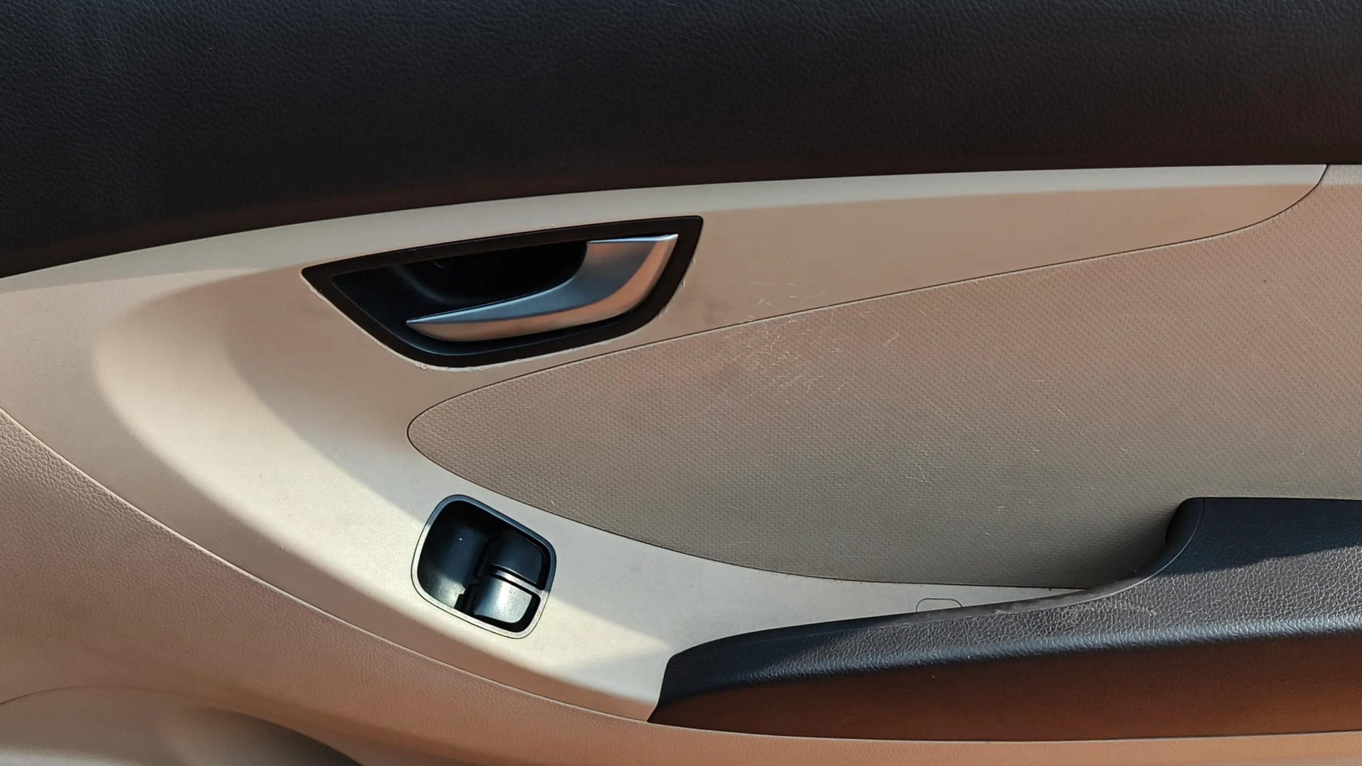 View 2014 Hyundai EON Sportz Image 32 Used 2014 Hyundai EON Sportz Image 32