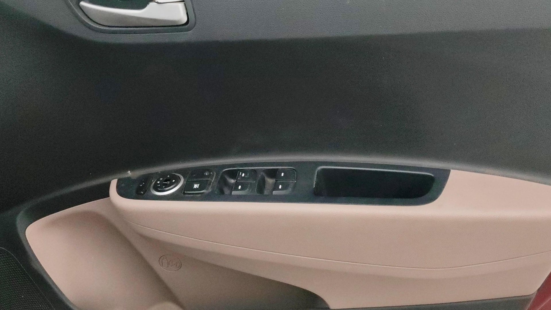 View 2013 Hyundai Grand i10 Sportz 1.2 Kappa Image 37 Used 2013 Hyundai Grand i10 Sportz 1.2 Kappa Image 37