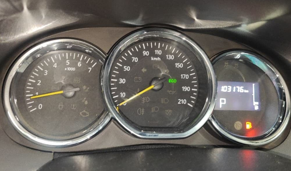 View 2018 Renault Duster Petrol RxS CVT Petrol Image 19 Used 2018 Renault Duster Petrol RxS CVT Petrol Image 19
