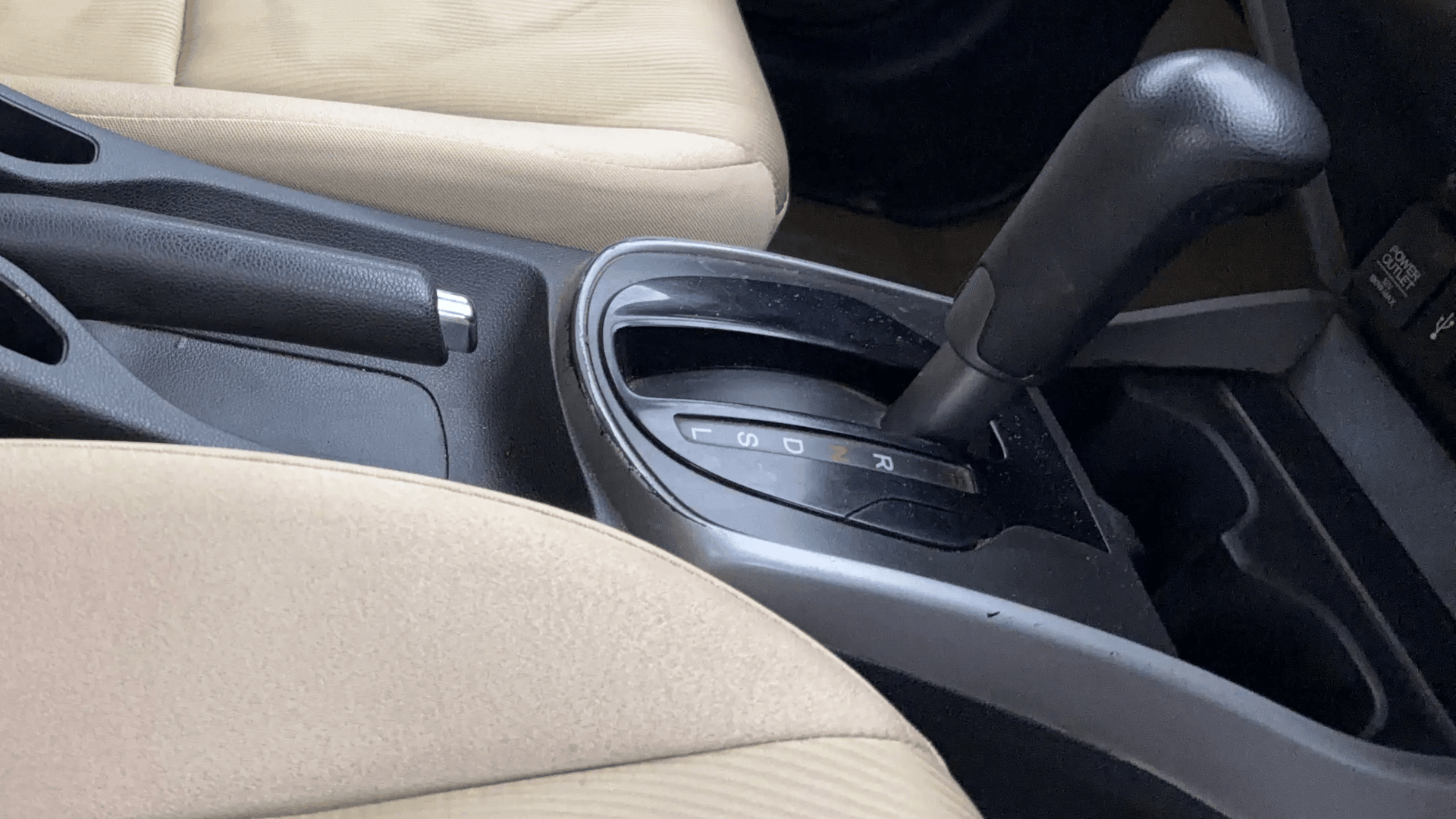 View 2016 Honda City ZX MT Diesel Anniversary Edition Image 39 Used 2016 Honda City ZX MT Diesel Anniversary Edition Image 39