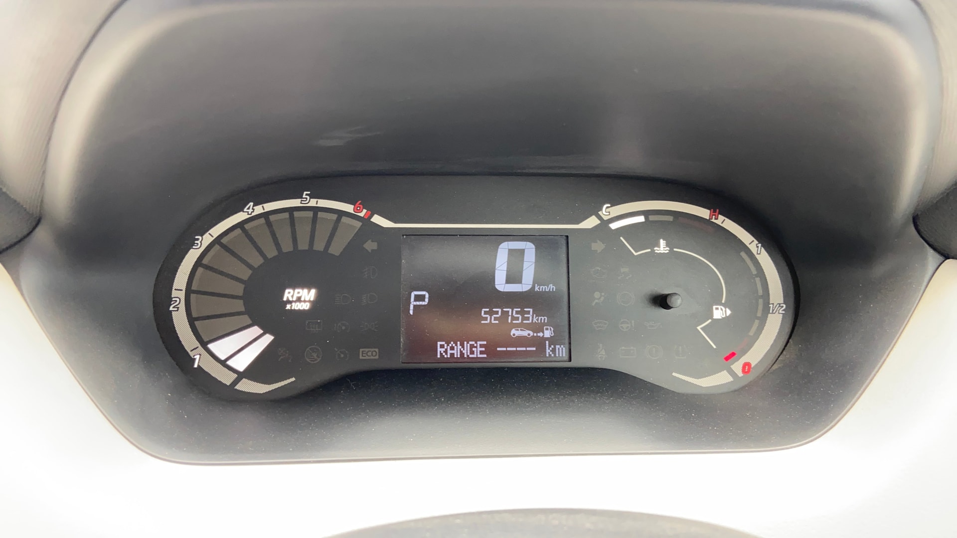 View 2022 Nissan Magnite Turbo XV Premium CVT Image 35 Used 2022 Nissan Magnite Turbo XV Premium CVT Image 35