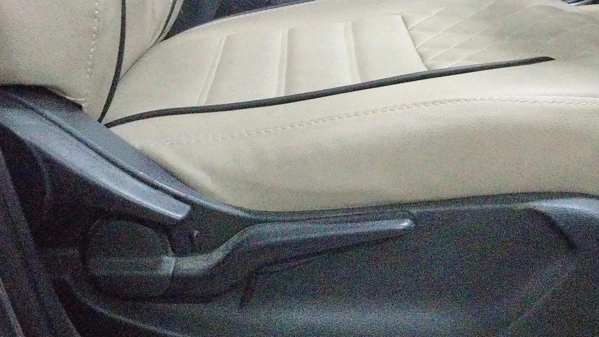 View 2020 Honda City ZX MT Diesel Anniversary Edition Image 19 Used 2020 Honda City ZX MT Diesel Anniversary Edition Image 19