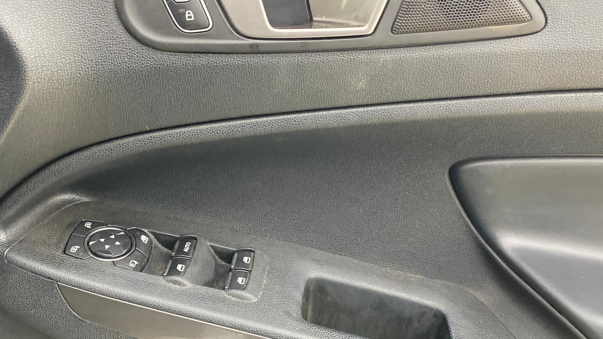 View 2019 Ford EcoSport 1.5 TDCi Diesel Ambiente BS IV Image 38 Used 2019 Ford EcoSport 1.5 TDCi Diesel Ambiente BS IV Image 38