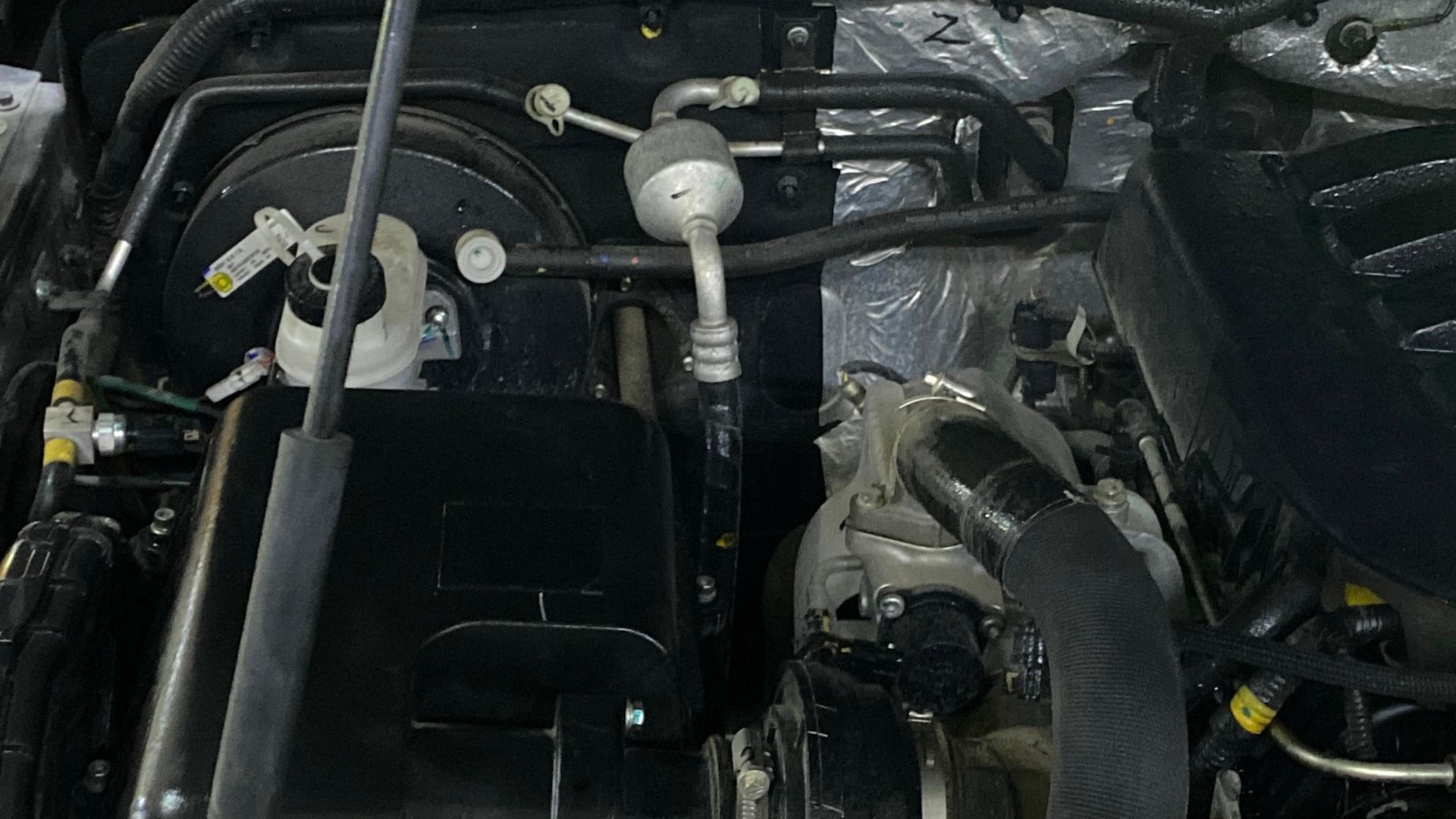 View 2021 Mahindra Thar AX Standard Manual Soft Top 6 Seater Image 4 Used 2021 Mahindra Thar AX Standard Manual Soft Top 6 Seater Image 4