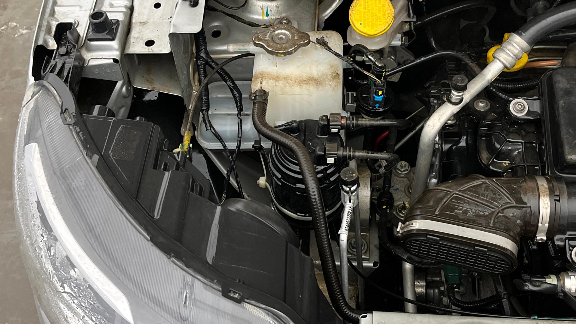 View 2025 Renault Triber RXT Image 26 Used 2025 Renault Triber RXT Image 26
