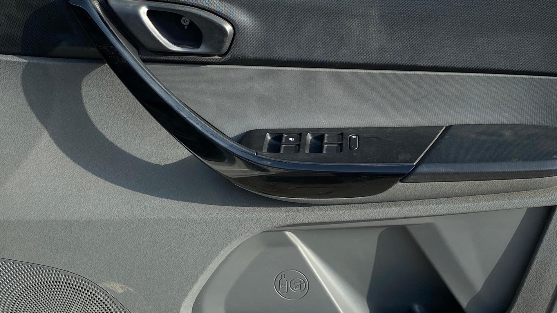 View 2018 Tata Tigor XE Diesel Image 33 Used 2018 Tata Tigor XE Diesel Image 33