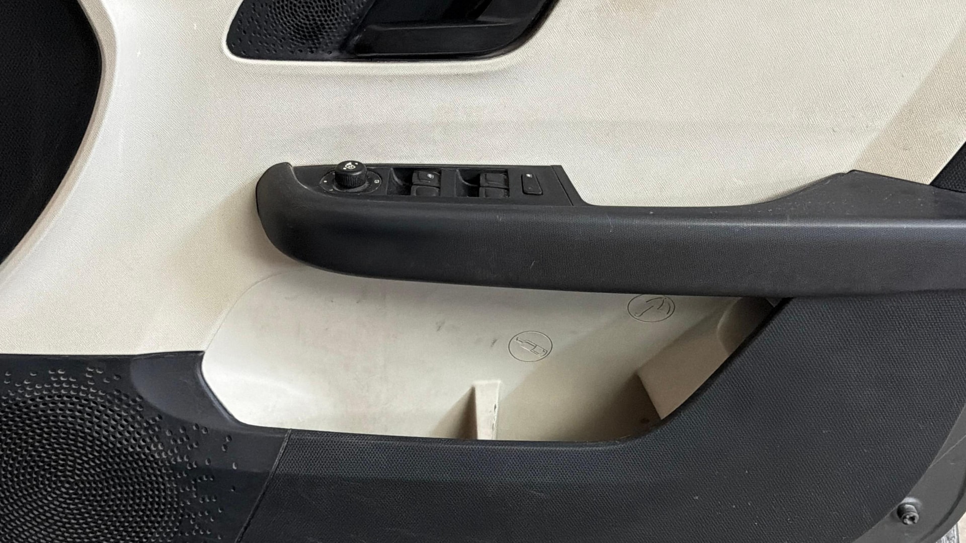 View 2022 Tata Altroz XM Plus Petrol Image 32 Used 2022 Tata Altroz XM Plus Petrol Image 32