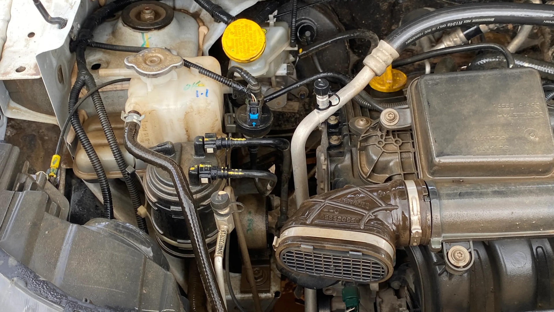 View 2021 Renault Triber RXZ Image 3 Used 2021 Renault Triber RXZ Image 3