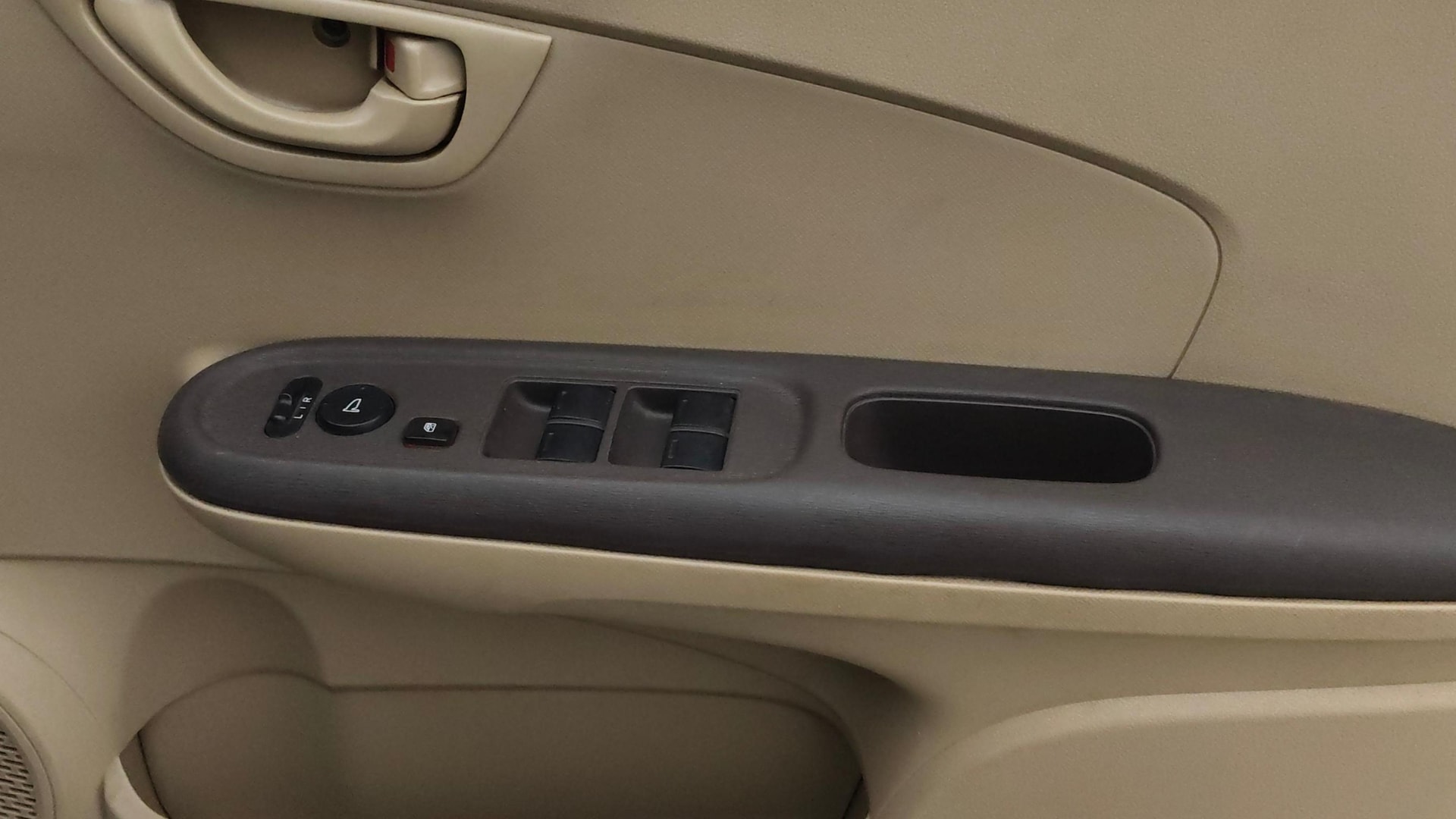 View 2013 Honda Amaze E MT Petrol BS IV Image 32 Used 2013 Honda Amaze E MT Petrol BS IV Image 32