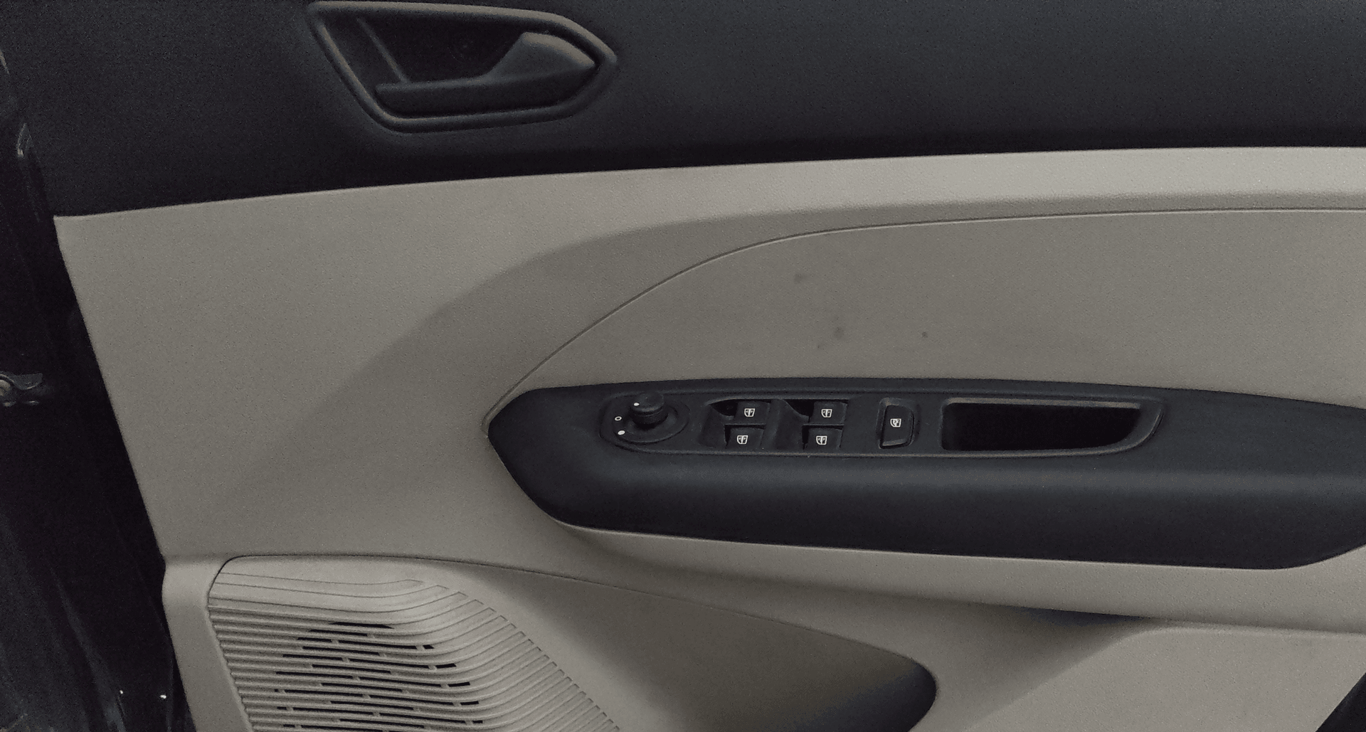 View 2025 Renault Triber RXT Image 34 Used 2025 Renault Triber RXT Image 34