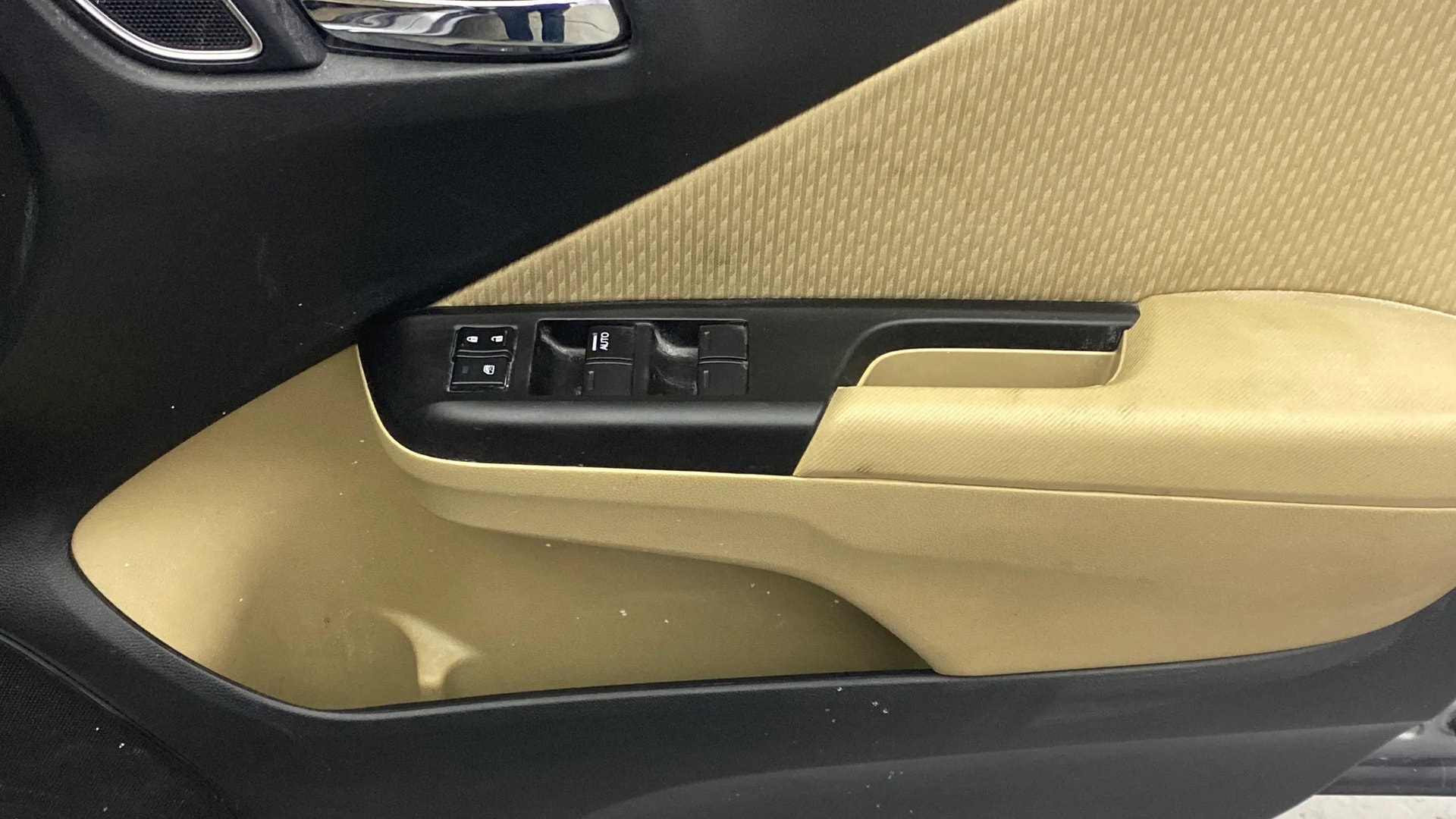 View 2022 Honda City ZX MT Diesel Anniversary Edition Image 38 Used 2022 Honda City ZX MT Diesel Anniversary Edition Image 38