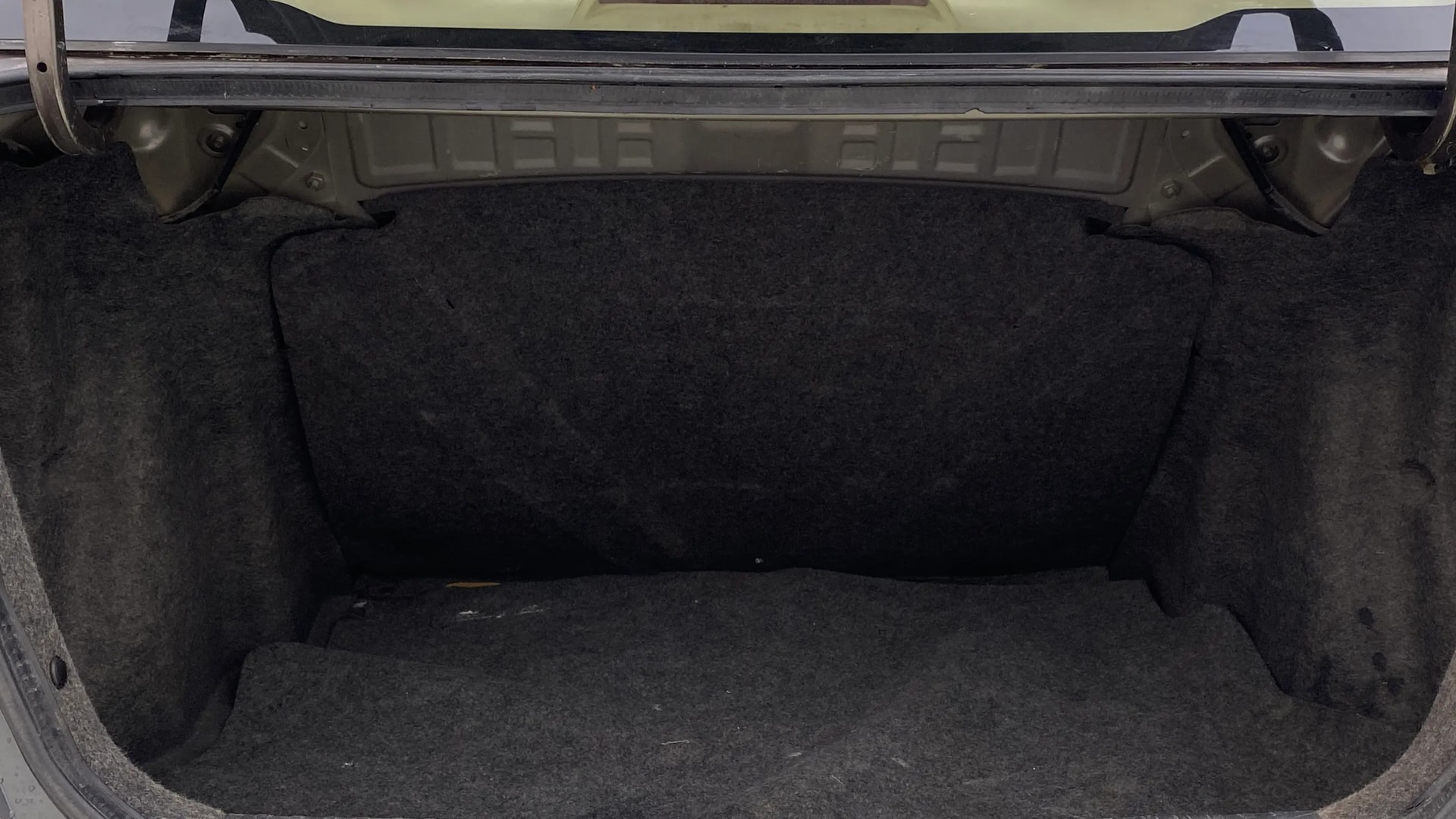 View 2014 Honda Amaze E MT Petrol BS IV Image 10 Used 2014 Honda Amaze E MT Petrol BS IV Image 10