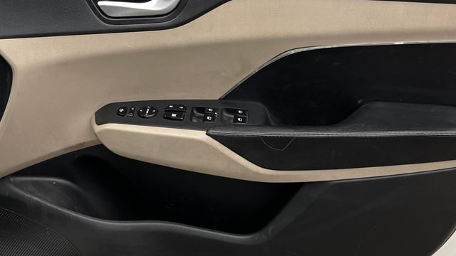 View Hyundai Verna Image 33 Used Hyundai Verna Image 33