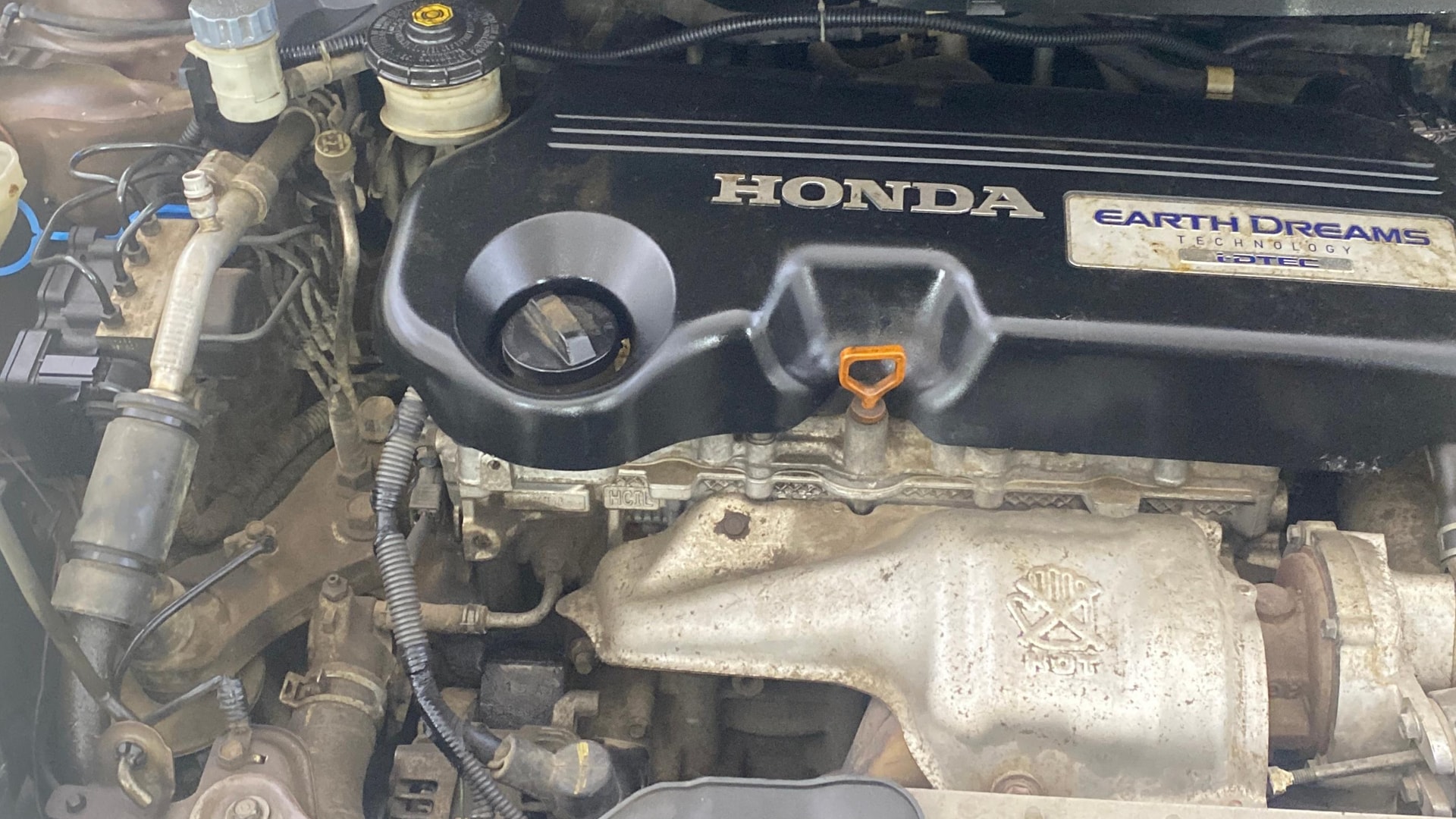 View 2014 Honda Mobilio E Diesel Image 3 Used 2014 Honda Mobilio E Diesel Image 3