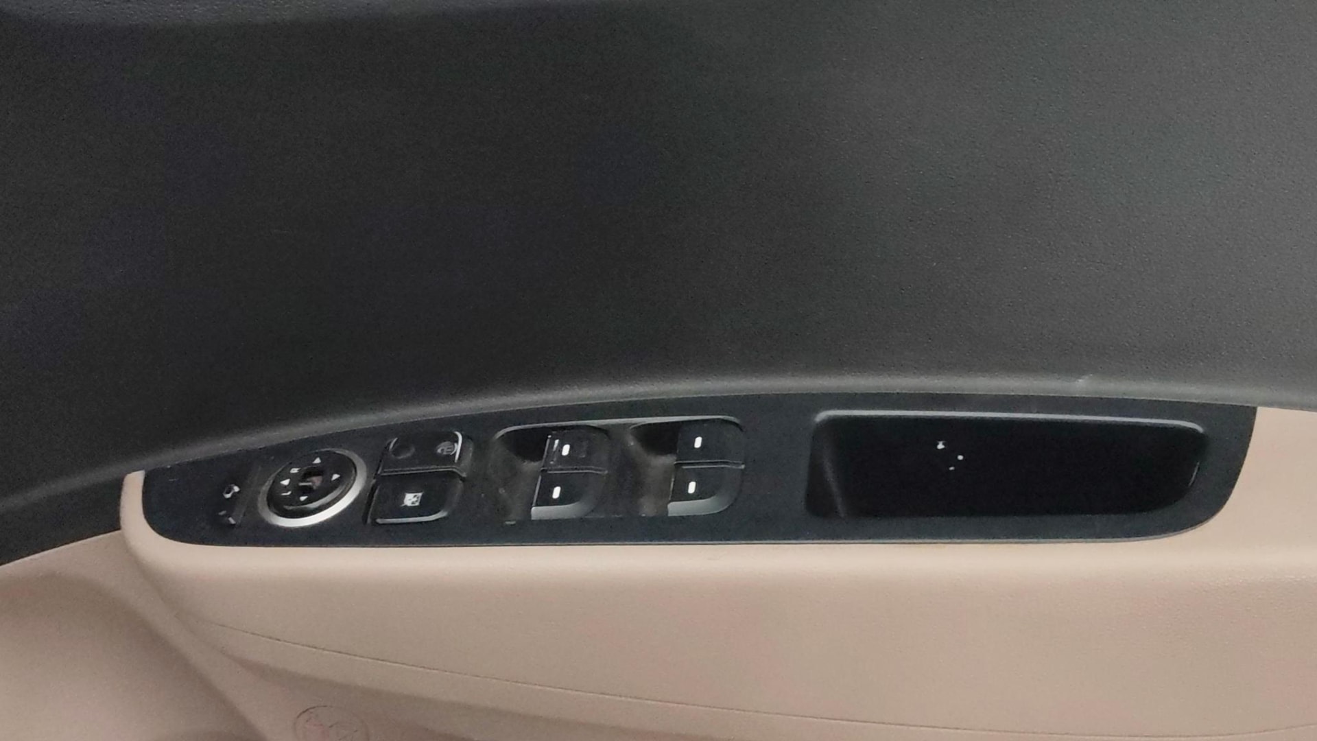View 2017 Hyundai Grand i10 1.2 Asta Petrol Image 33 Used 2017 Hyundai Grand i10 1.2 Asta Petrol Image 33