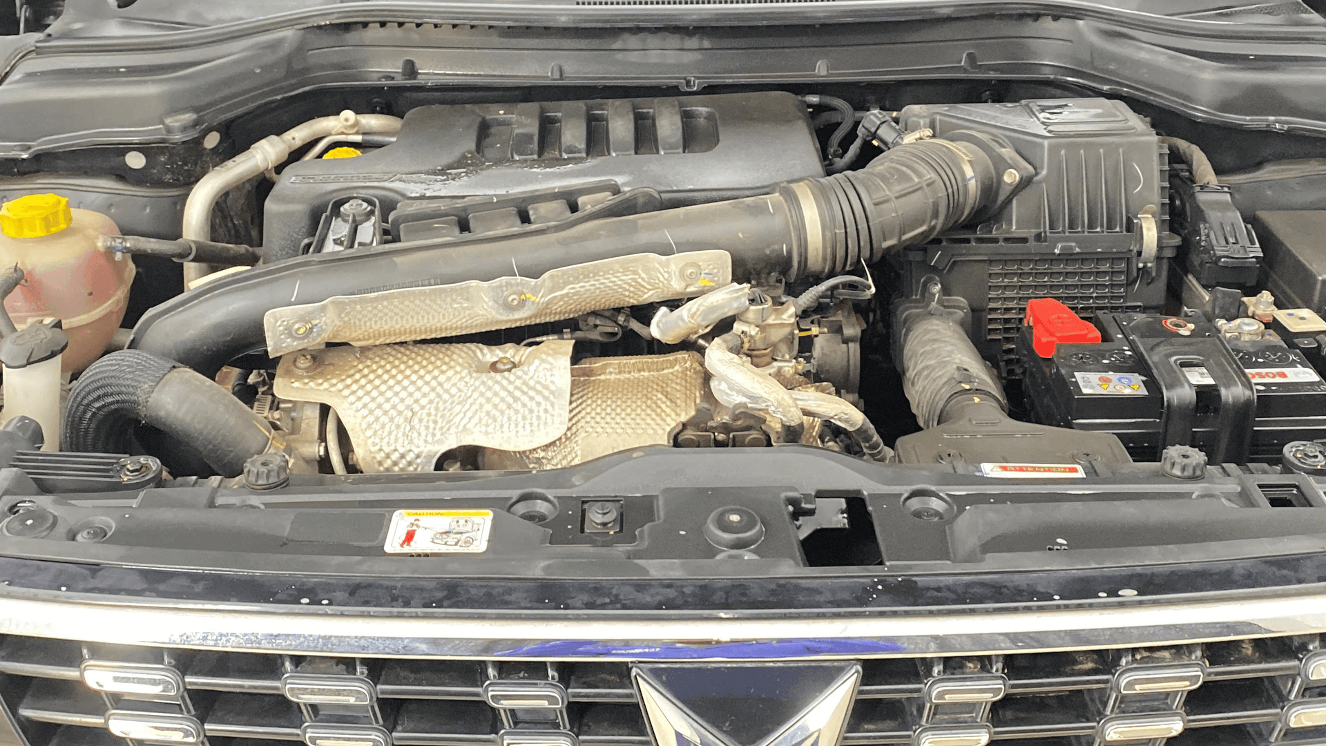 View 2023 Mahindra XUV300 W4 Petrol BS IV Image 44 Used 2023 Mahindra XUV300 W4 Petrol BS IV Image 44