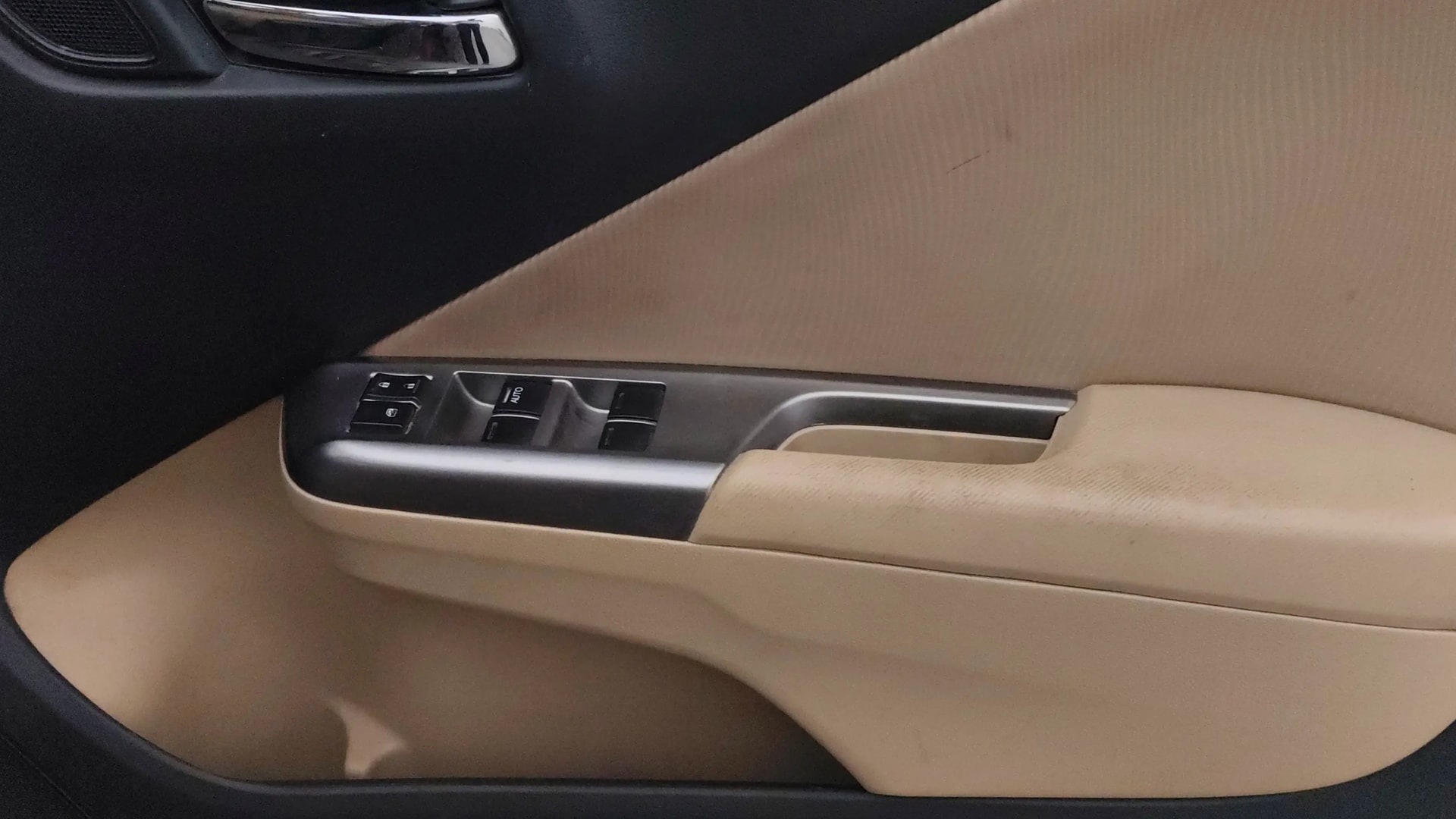 View 2016 Honda City ZX MT Diesel Anniversary Edition Image 34 Used 2016 Honda City ZX MT Diesel Anniversary Edition Image 34