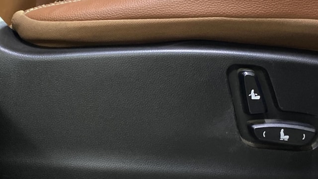 View MG Hector Plus Image 19 Used MG Hector Plus Image 19