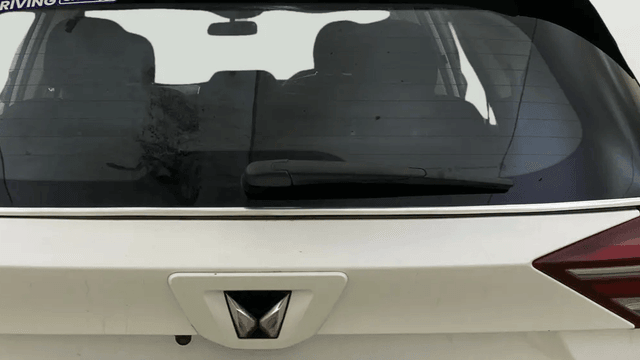 View Mahindra XUV700 Image 44 Used Mahindra XUV700 Image 44