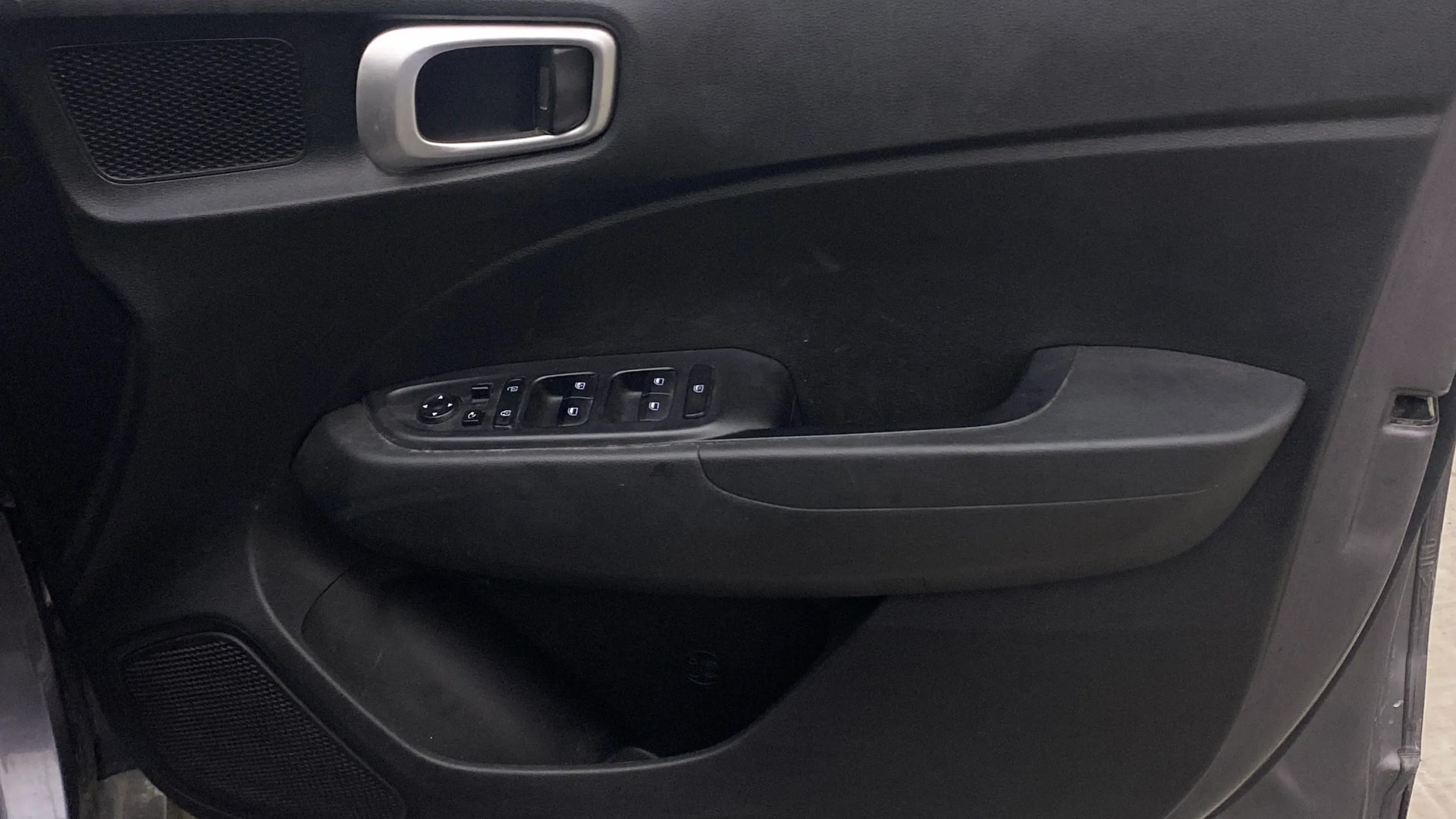 View 2019 Hyundai Venue SX Plus 1.0 Petrol AT Image 35 Used 2019 Hyundai Venue SX Plus 1.0 Petrol AT Image 35