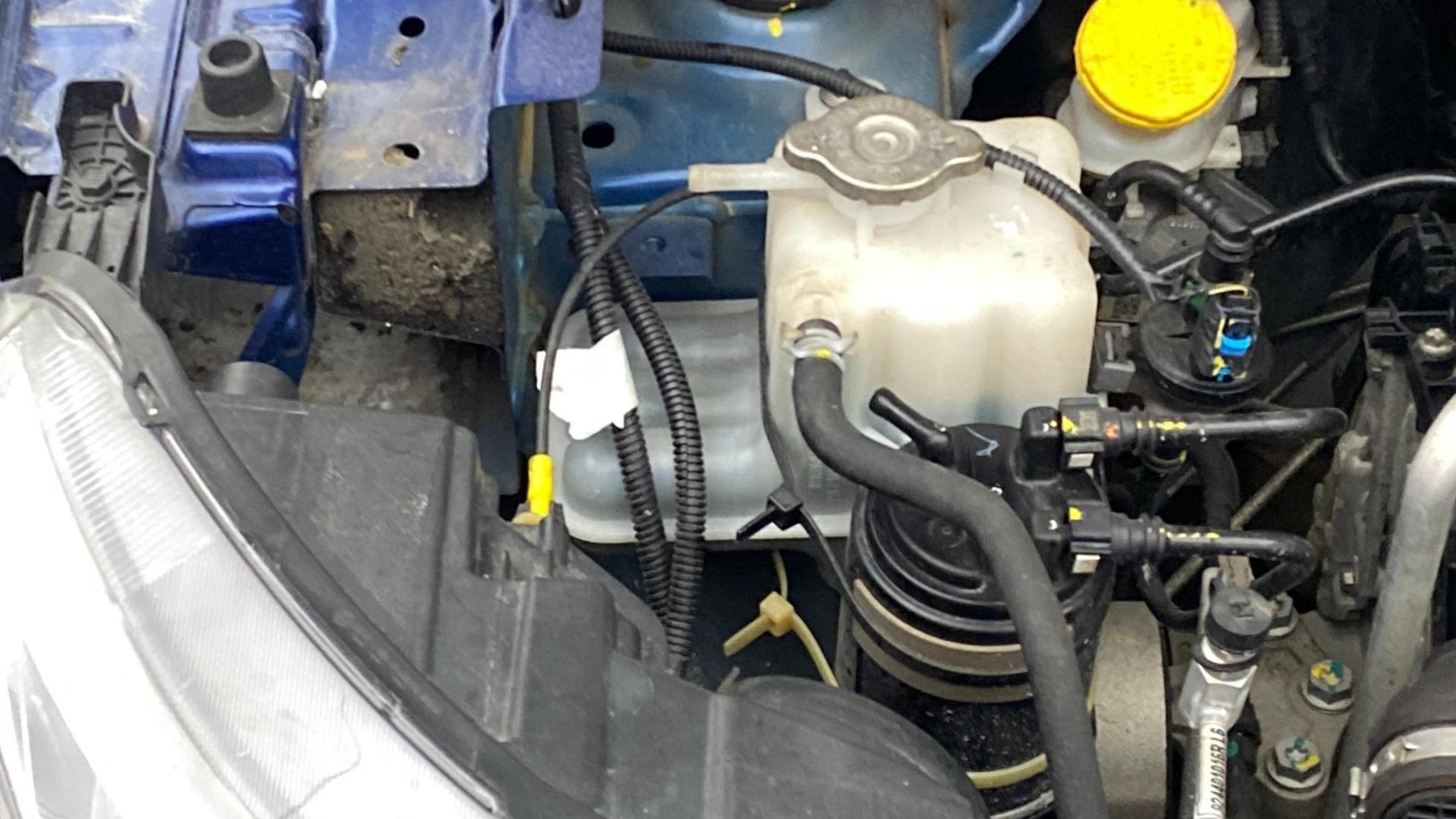 View 2021 Renault Triber RXZ AMT Image 3 Used 2021 Renault Triber RXZ AMT Image 3