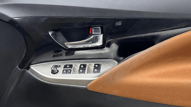 View Toyota Innova Crysta Image 40 Used Toyota Innova Crysta Image 40