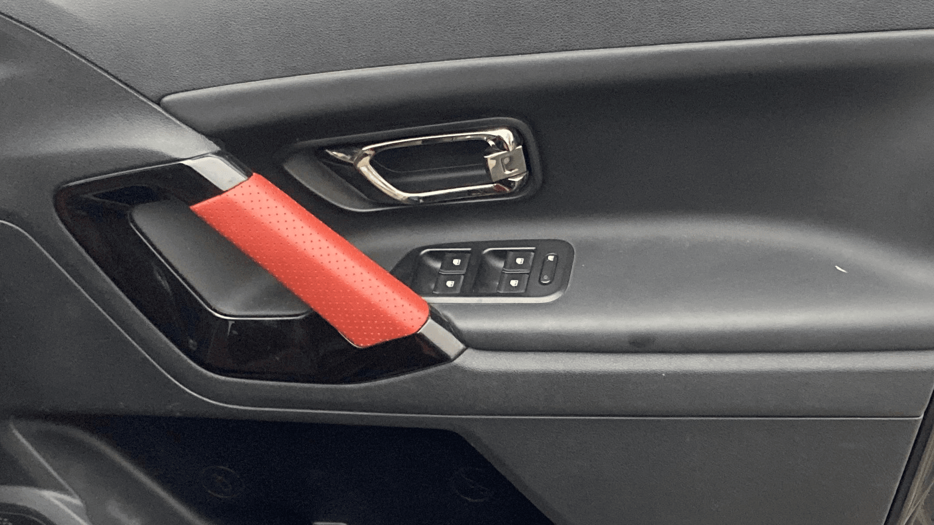 View 2024 Tata Harrier XZ plus Red Dark Edition Image 40 Used 2024 Tata Harrier XZ plus Red Dark Edition Image 40