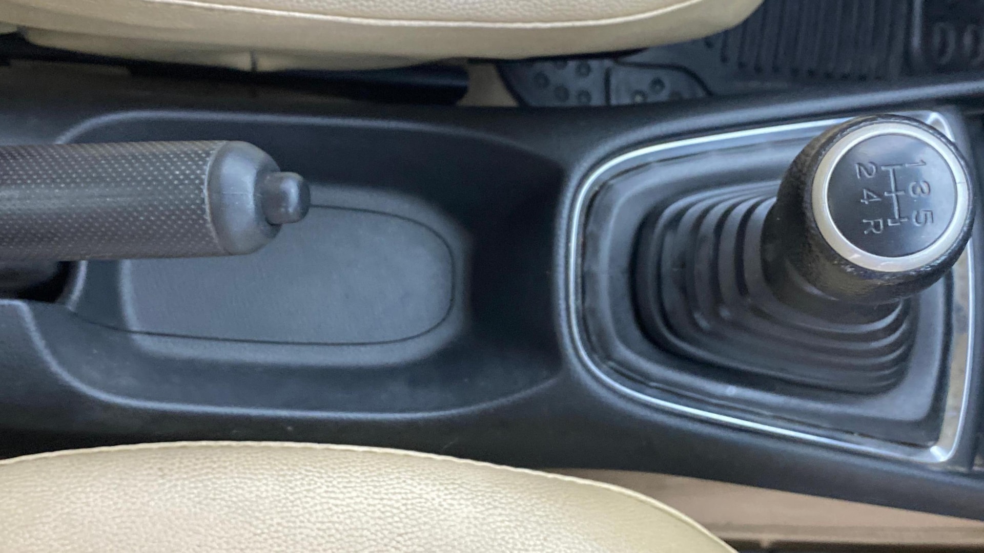 View 2019 Honda Amaze E MT Petrol BS IV Image 38 Used 2019 Honda Amaze E MT Petrol BS IV Image 38