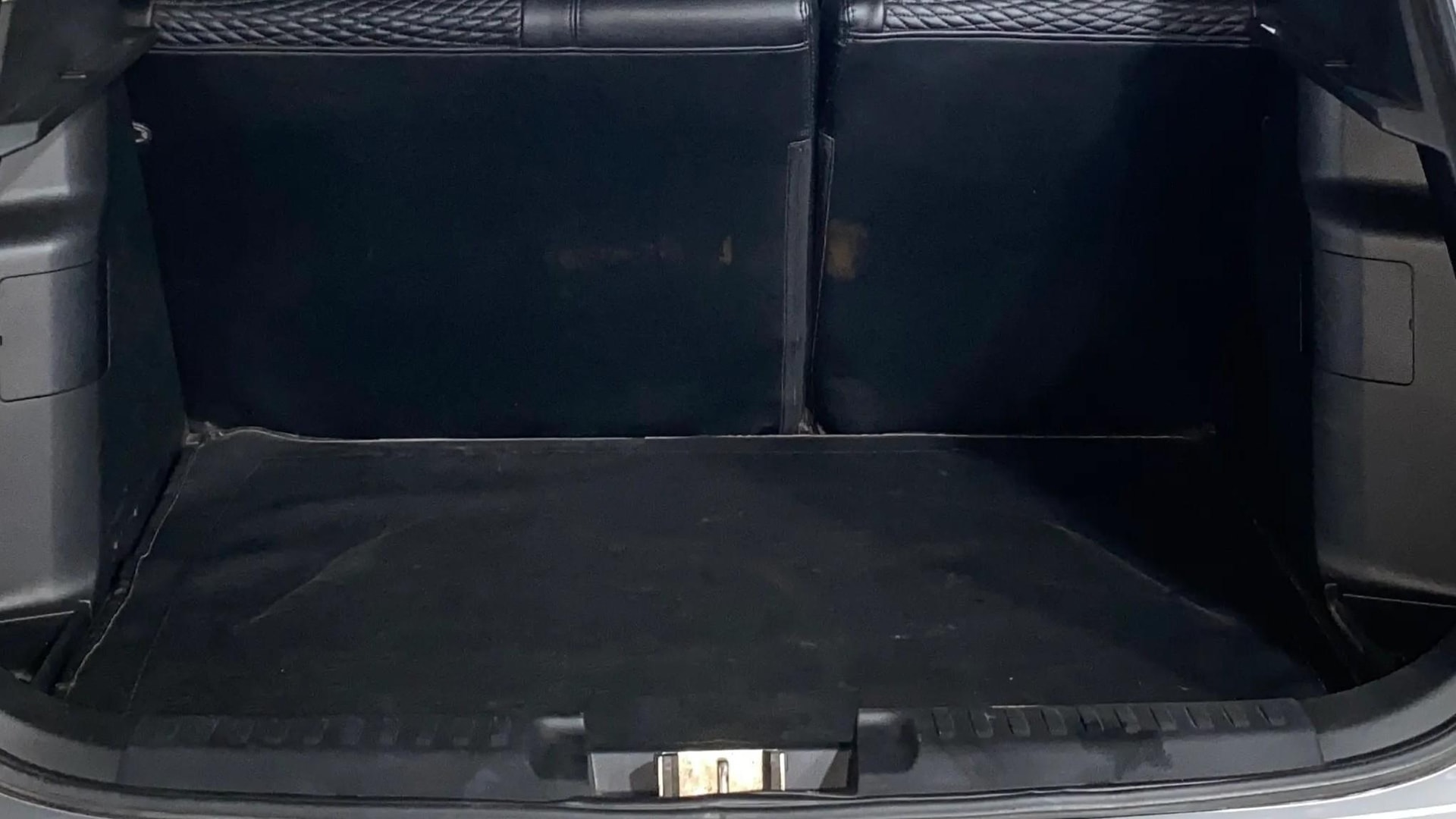 View 2022 Toyota Urban Cruiser High MT Image 11 Used 2022 Toyota Urban Cruiser High MT Image 11