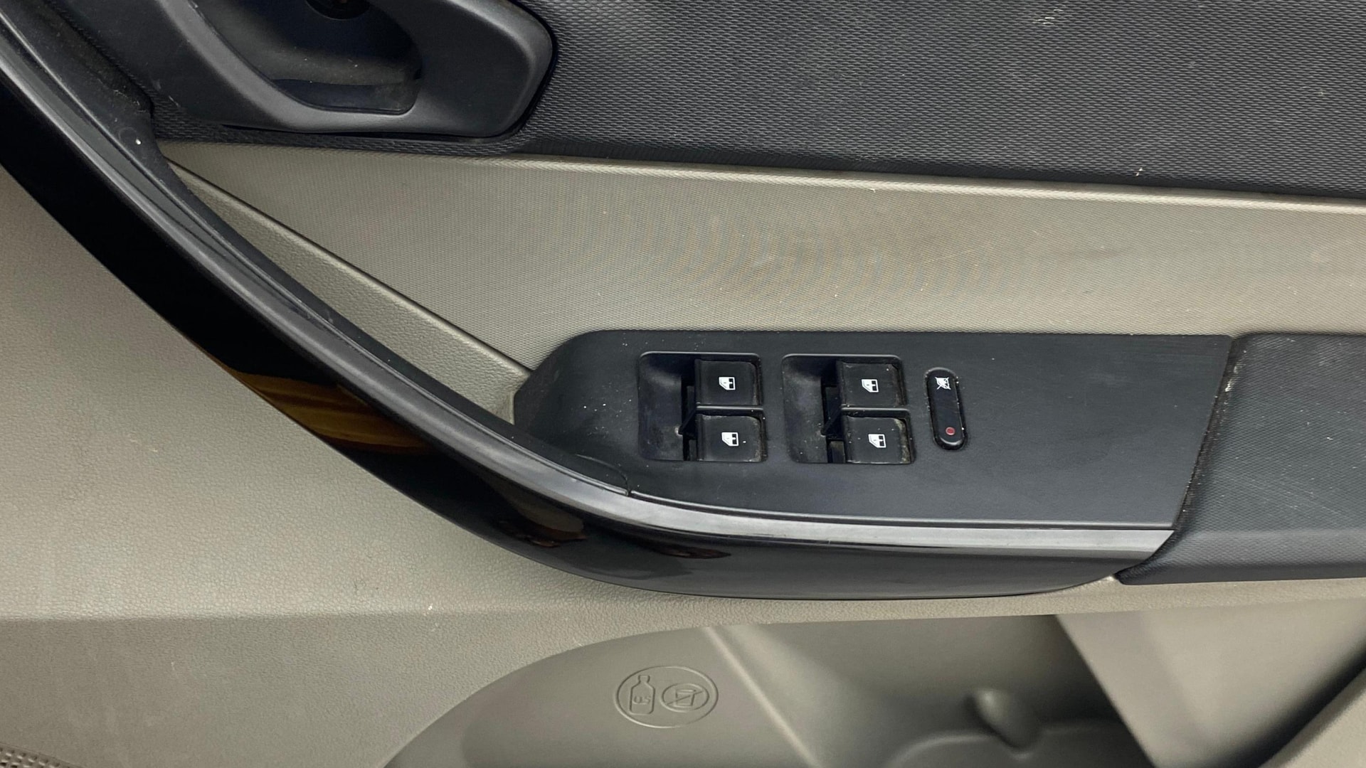View 2016 Tata Tiago Revotorq XB Image 32 Used 2016 Tata Tiago Revotorq XB Image 32