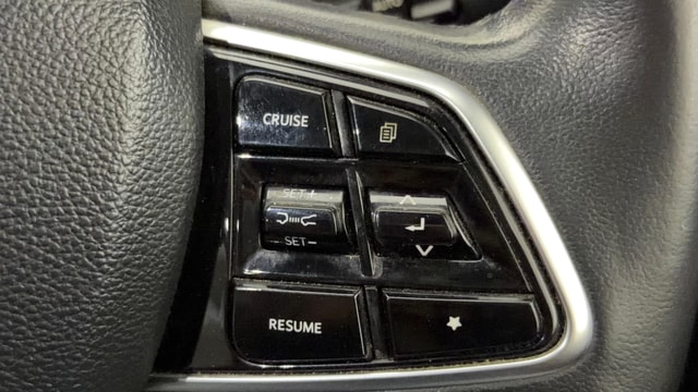View Mahindra XUV700 Image 3 Used Mahindra XUV700 Image 3
