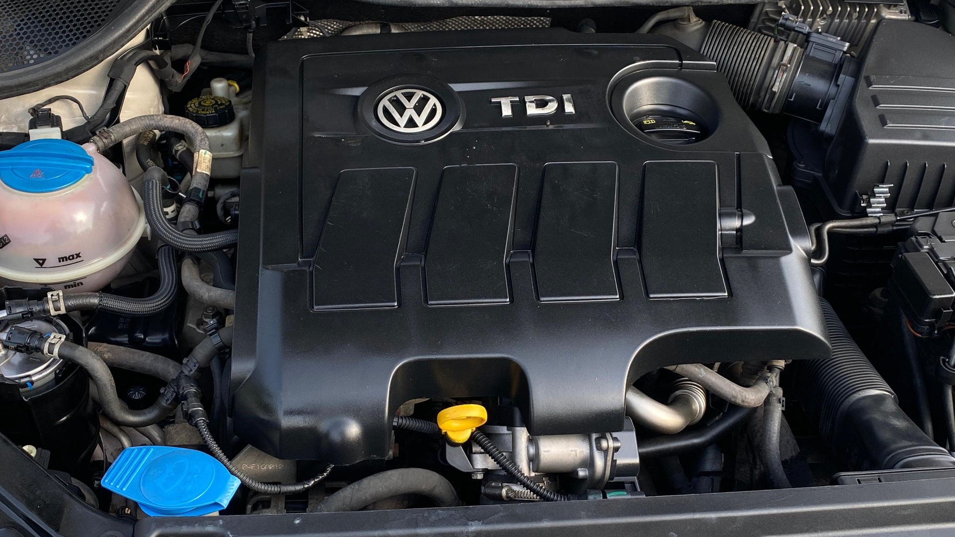 View 2016 Volkswagen Vento 1.2 L TSI Comfortline Petrol AT Image 3 Used 2016 Volkswagen Vento 1.2 L TSI Comfortline Petrol AT Image 3