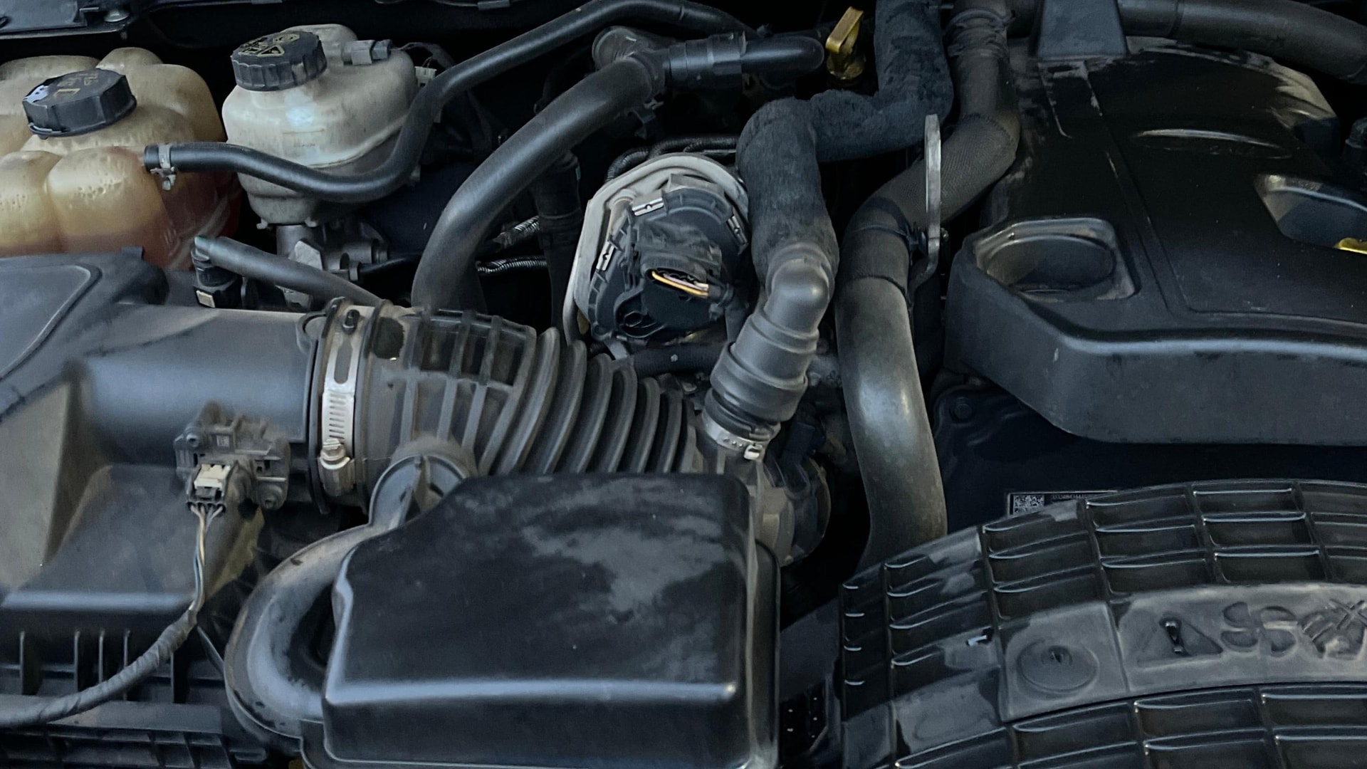 View 2021 Ford Endeavour 2.2L 4X2 AT Titanium Image 27 Used 2021 Ford Endeavour 2.2L 4X2 AT Titanium Image 27