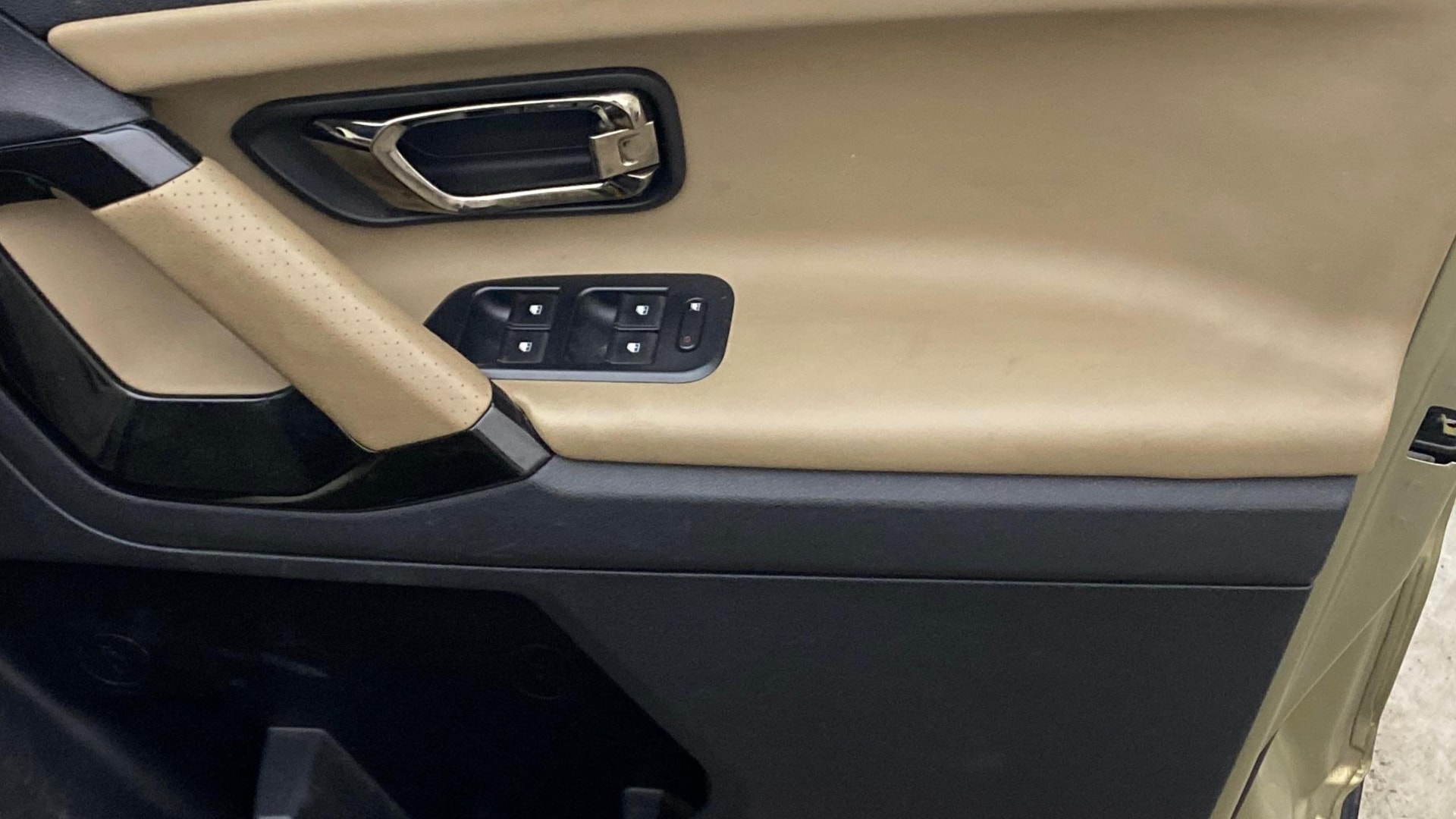 View 2022 Tata Harrier XE Image 35 Used 2022 Tata Harrier XE Image 35