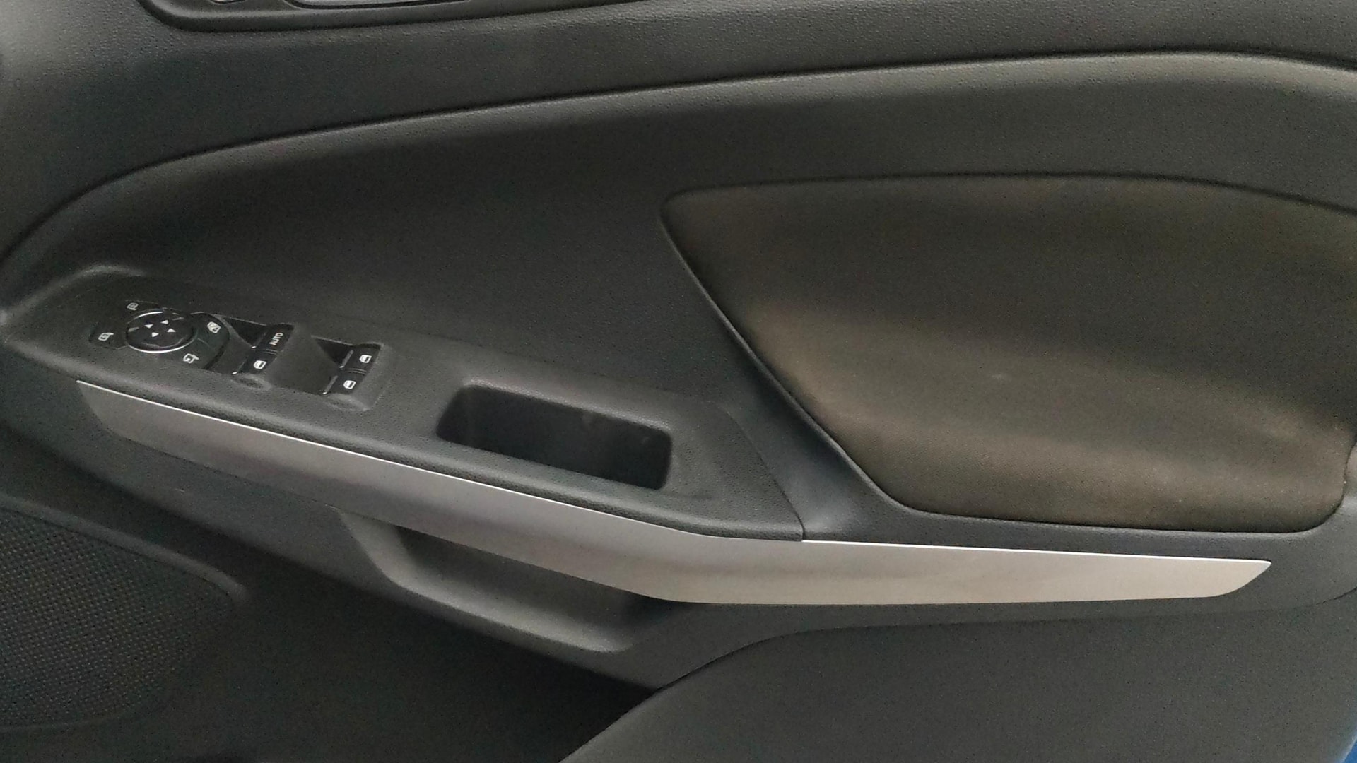 View 2018 Ford EcoSport 1.5 TDCi Diesel Ambiente BS IV Image 33 Used 2018 Ford EcoSport 1.5 TDCi Diesel Ambiente BS IV Image 33