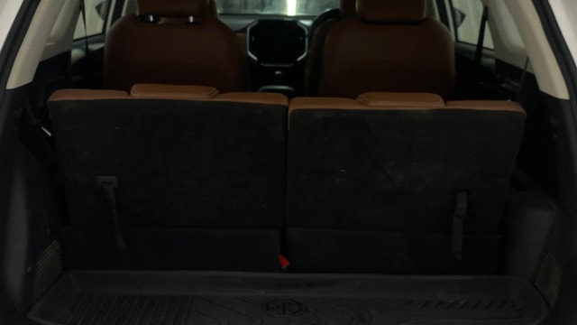 View MG Hector Plus Image 10 Used MG Hector Plus Image 10