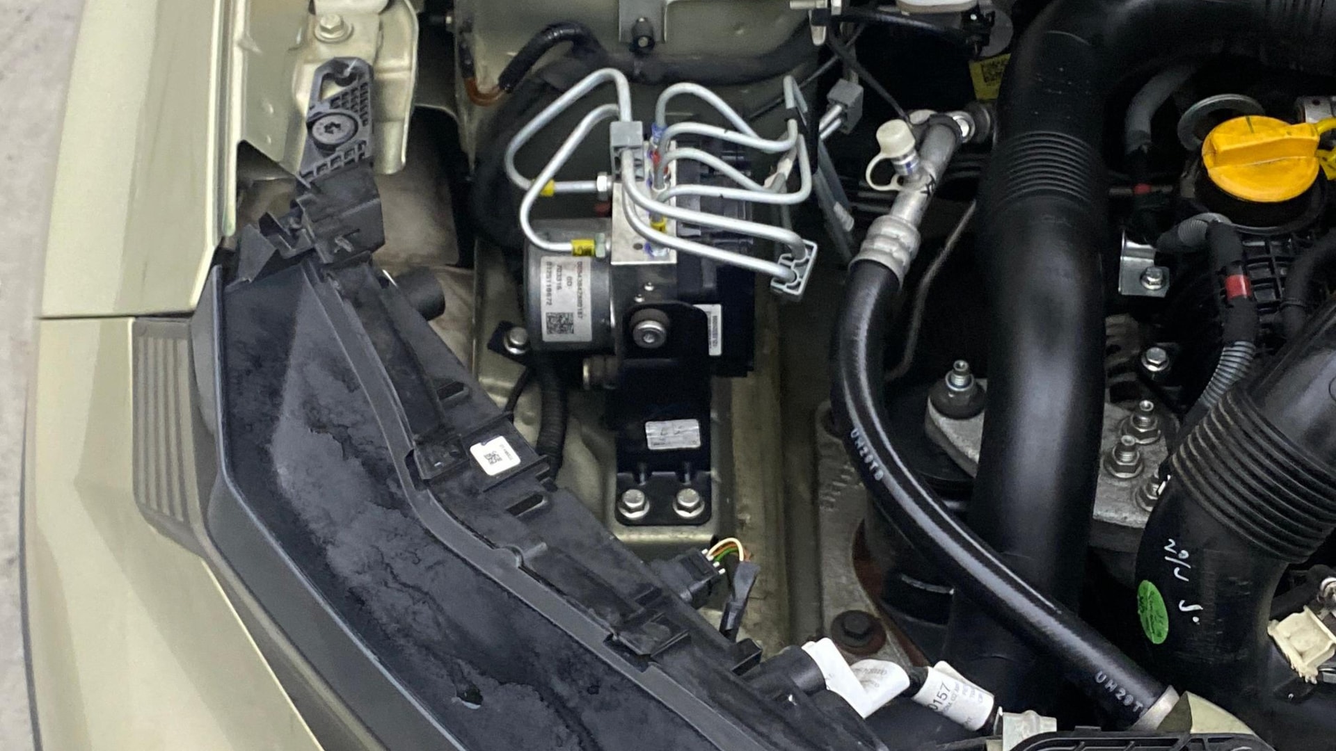 View 2025 Tata Nexon Revotron XE Image 4 Used 2025 Tata Nexon Revotron XE Image 4