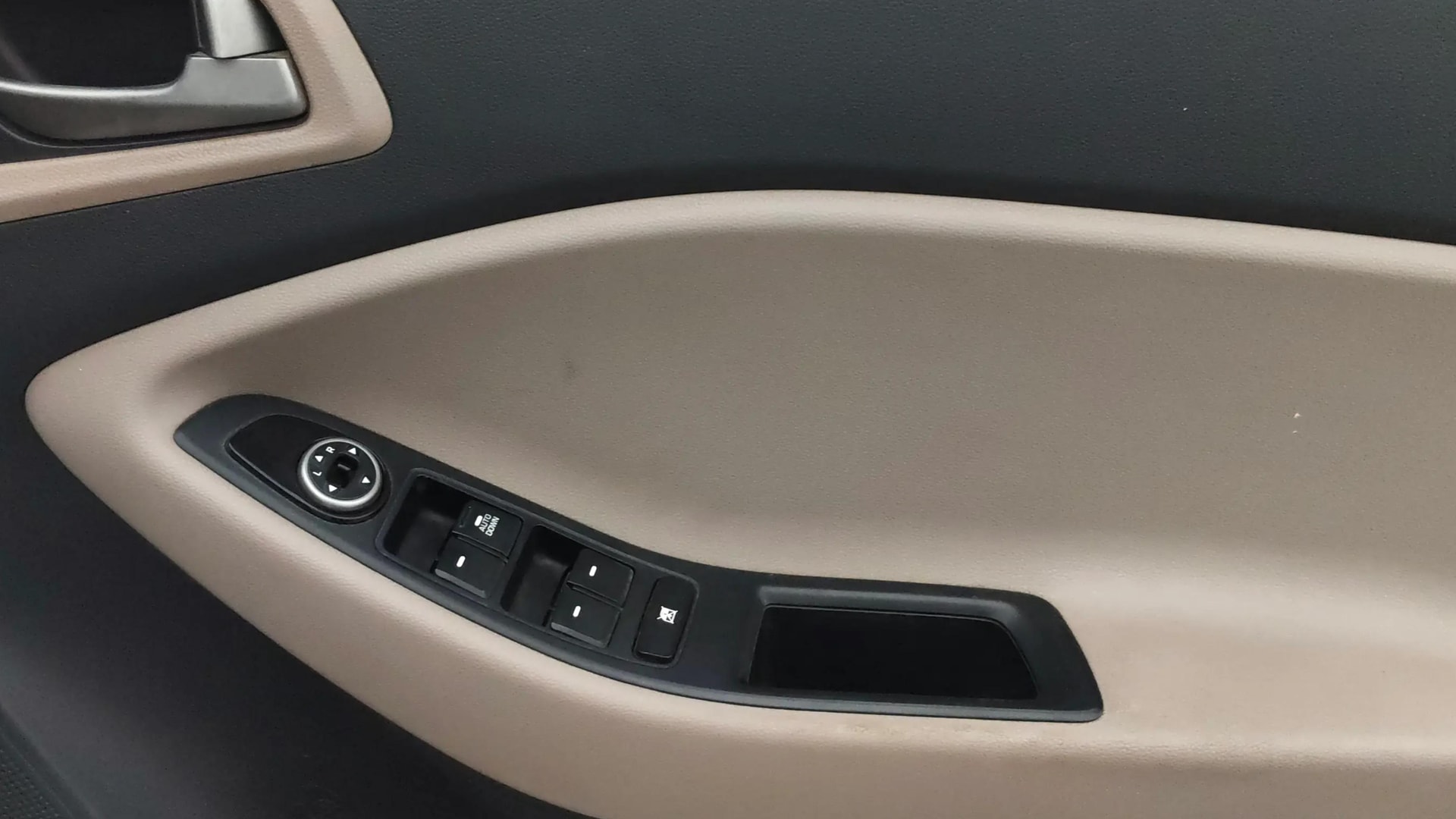 View 2015 Hyundai Elite i20 Magna 1.2 Image 33 Used 2015 Hyundai Elite i20 Magna 1.2 Image 33