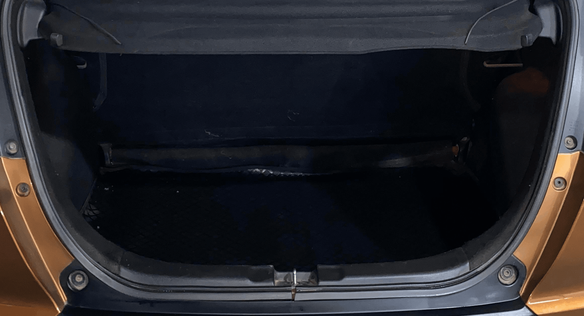 View 2019 Honda WR-V S MT Diesel Edge Edition Image 10 Used 2019 Honda WR-V S MT Diesel Edge Edition Image 10