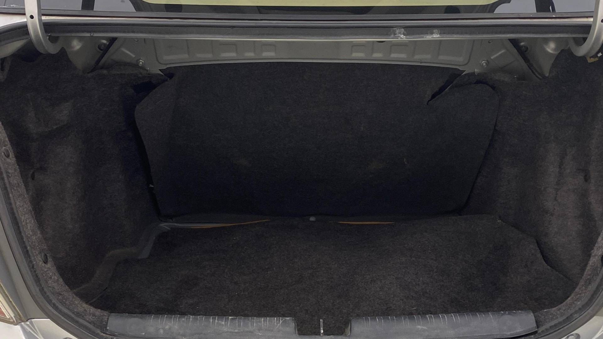 View 2015 Honda Amaze E MT Petrol BS IV Image 10 Used 2015 Honda Amaze E MT Petrol BS IV Image 10