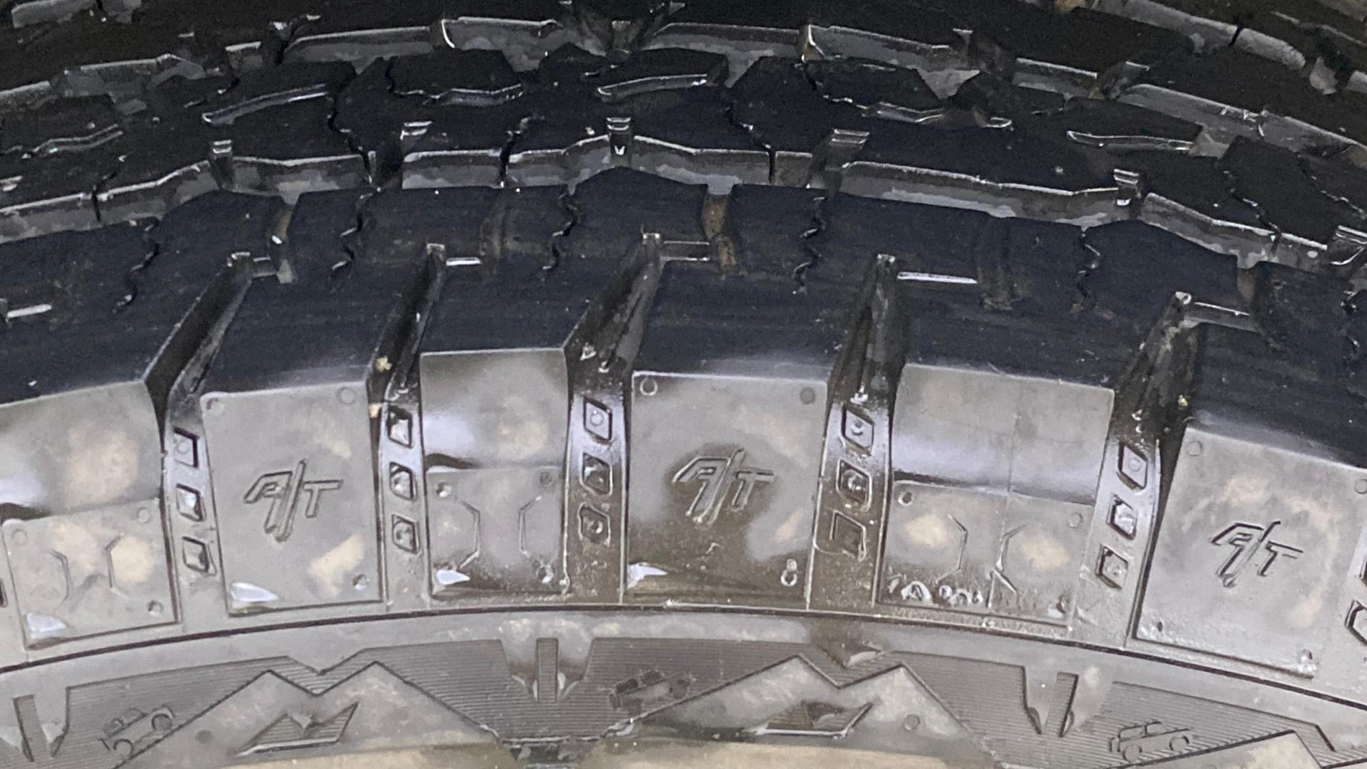 View 2022 Mahindra Thar AX Standard Manual Soft Top 6 Seater Image 19 Used 2022 Mahindra Thar AX Standard Manual Soft Top 6 Seater Image 19