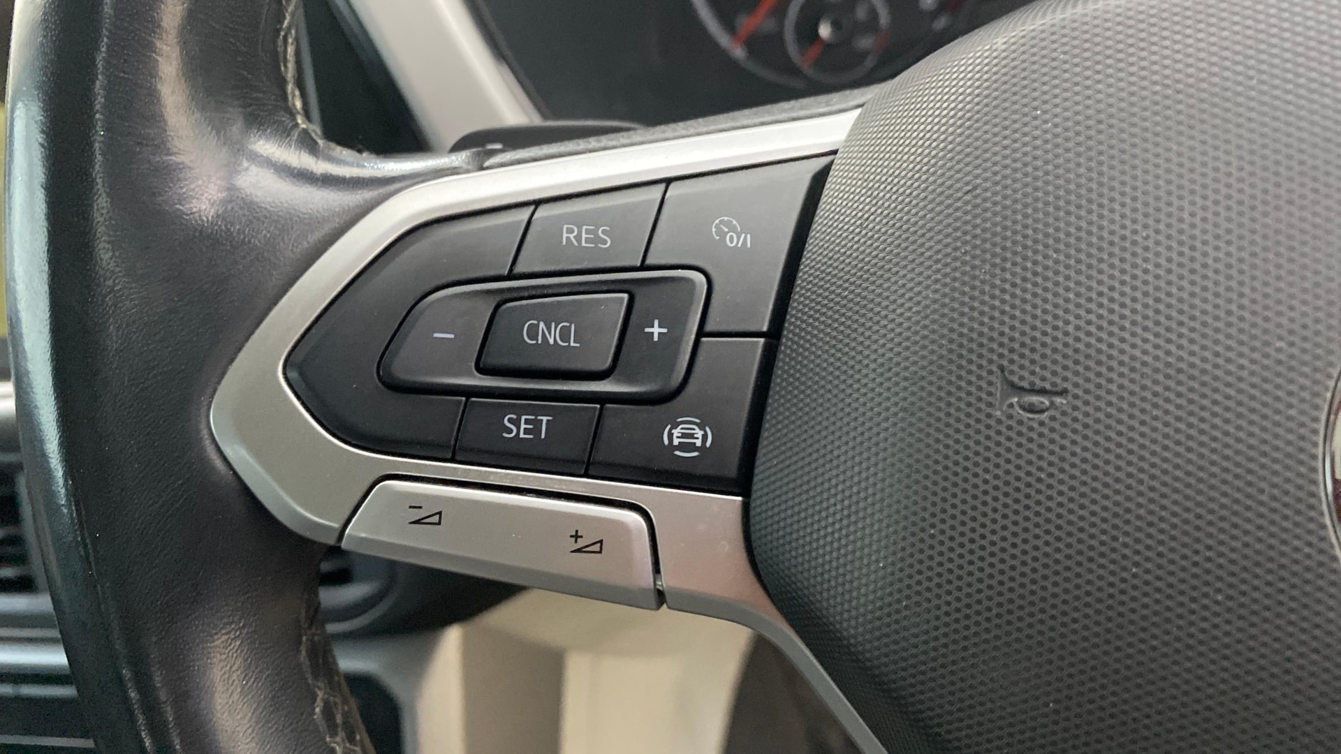 View 2022 Volkswagen Taigun 1.0 TSI Highline AT Image 3 Used 2022 Volkswagen Taigun 1.0 TSI Highline AT Image 3