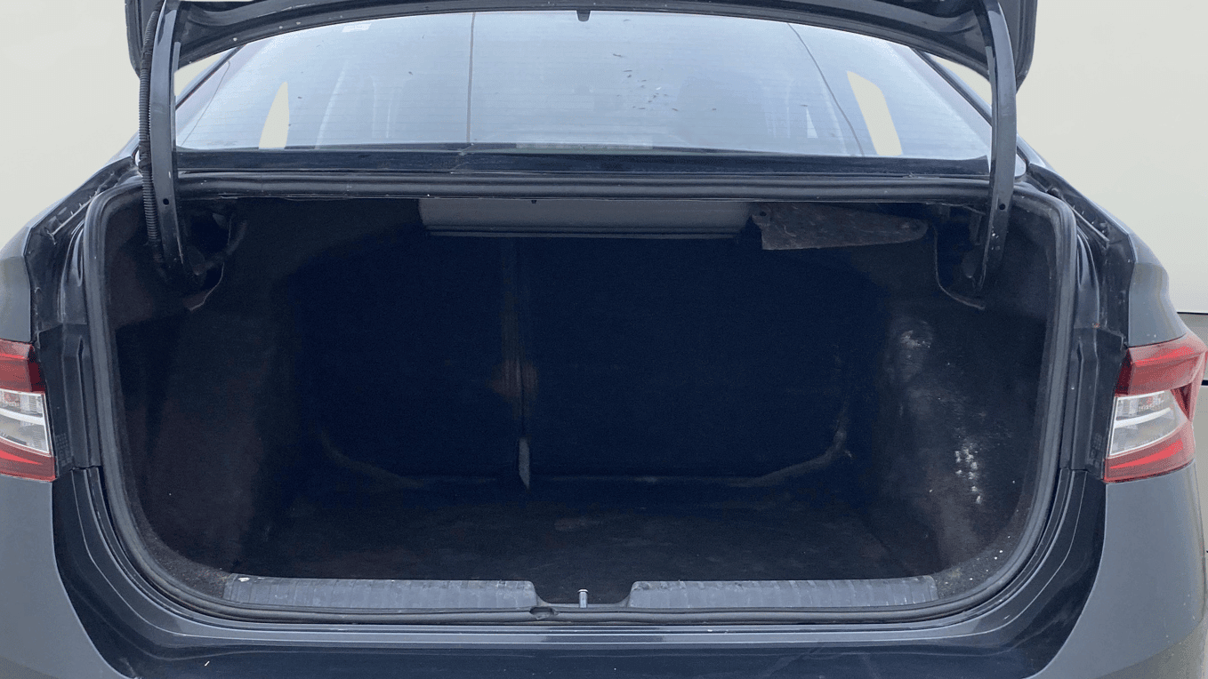 View 2023 Skoda Slavia Style 1.0 TSI AT Image 11 Used 2023 Skoda Slavia Style 1.0 TSI AT Image 11