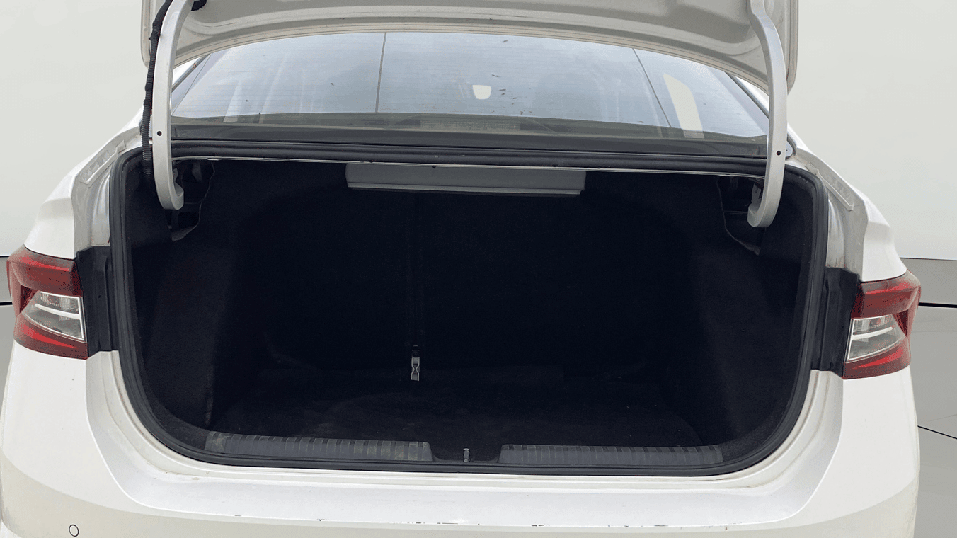View 2022 Skoda Slavia Style 1.0 TSI AT Image 7 Used 2022 Skoda Slavia Style 1.0 TSI AT Image 7