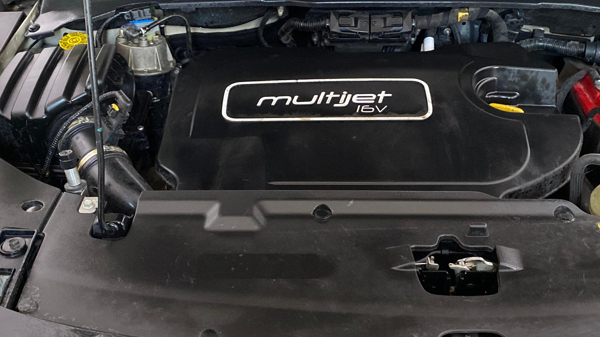 View 2017 Jeep Compass Longitude (O) 2.0 Diesel MT Image 3 Used 2017 Jeep Compass Longitude (O) 2.0 Diesel MT Image 3